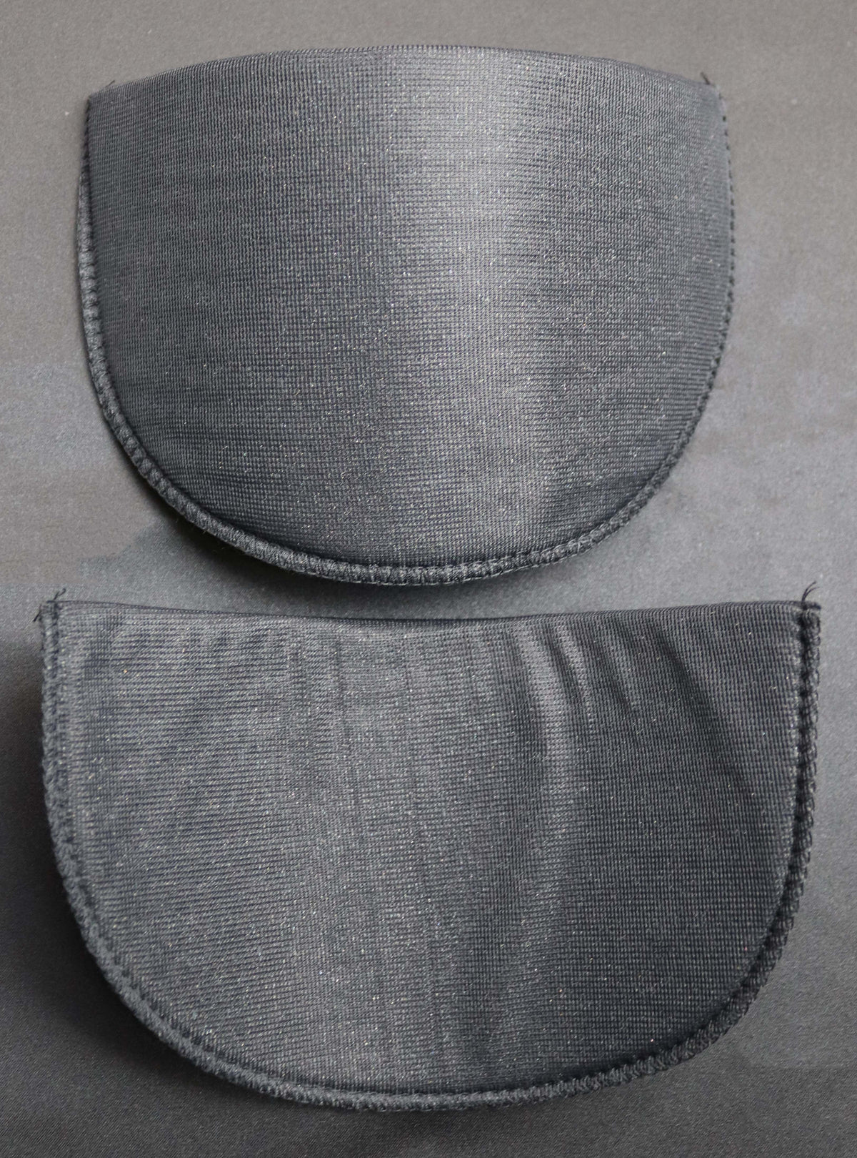 Épaulières en mousse recouvertes de nylon noir - HA4003 Grande taille