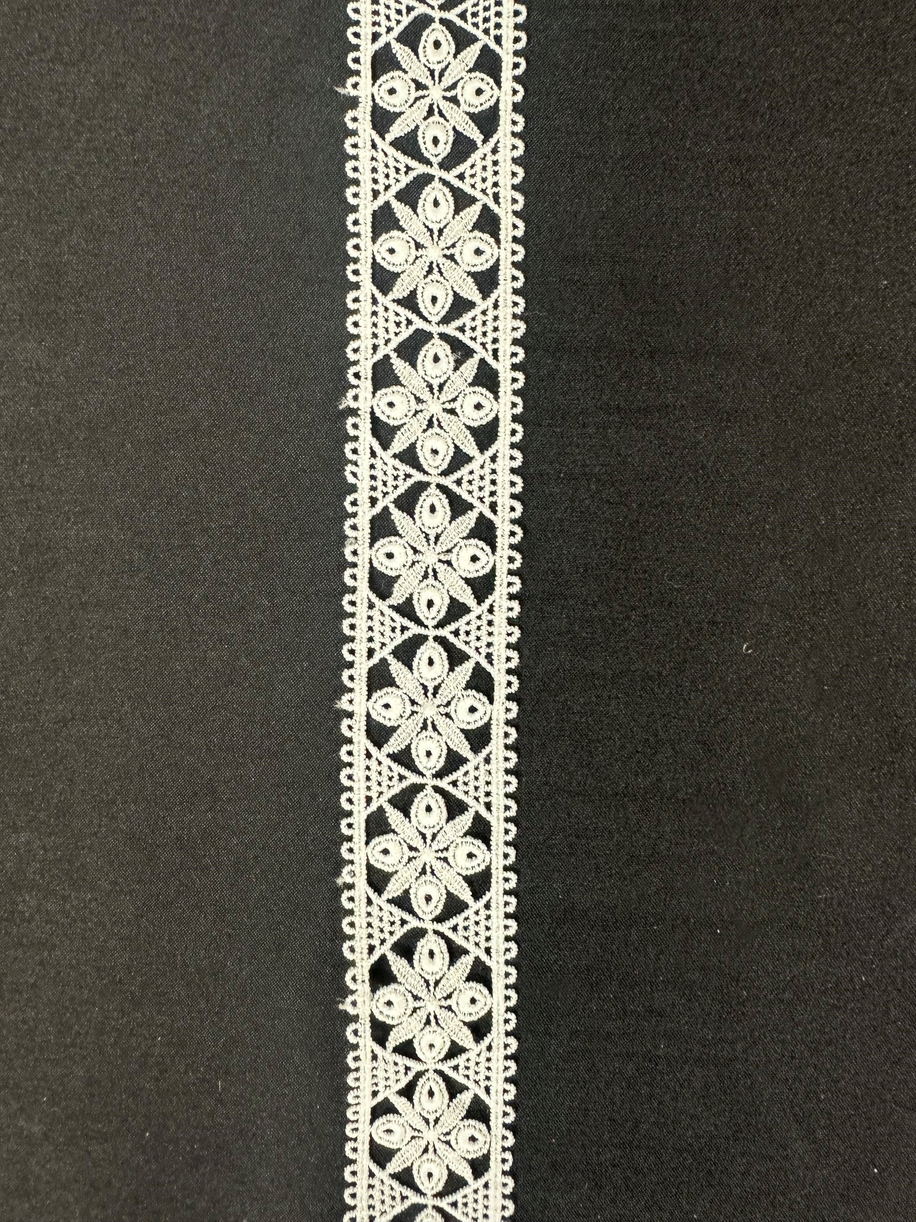 Bordure en dentelle ivoire - Hickory