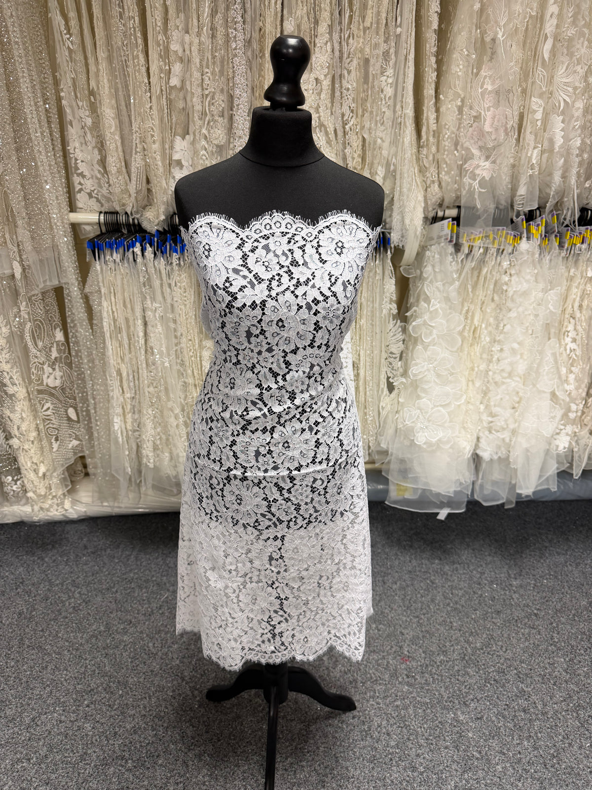 Dentelle de Chantilly blanche - LA4001