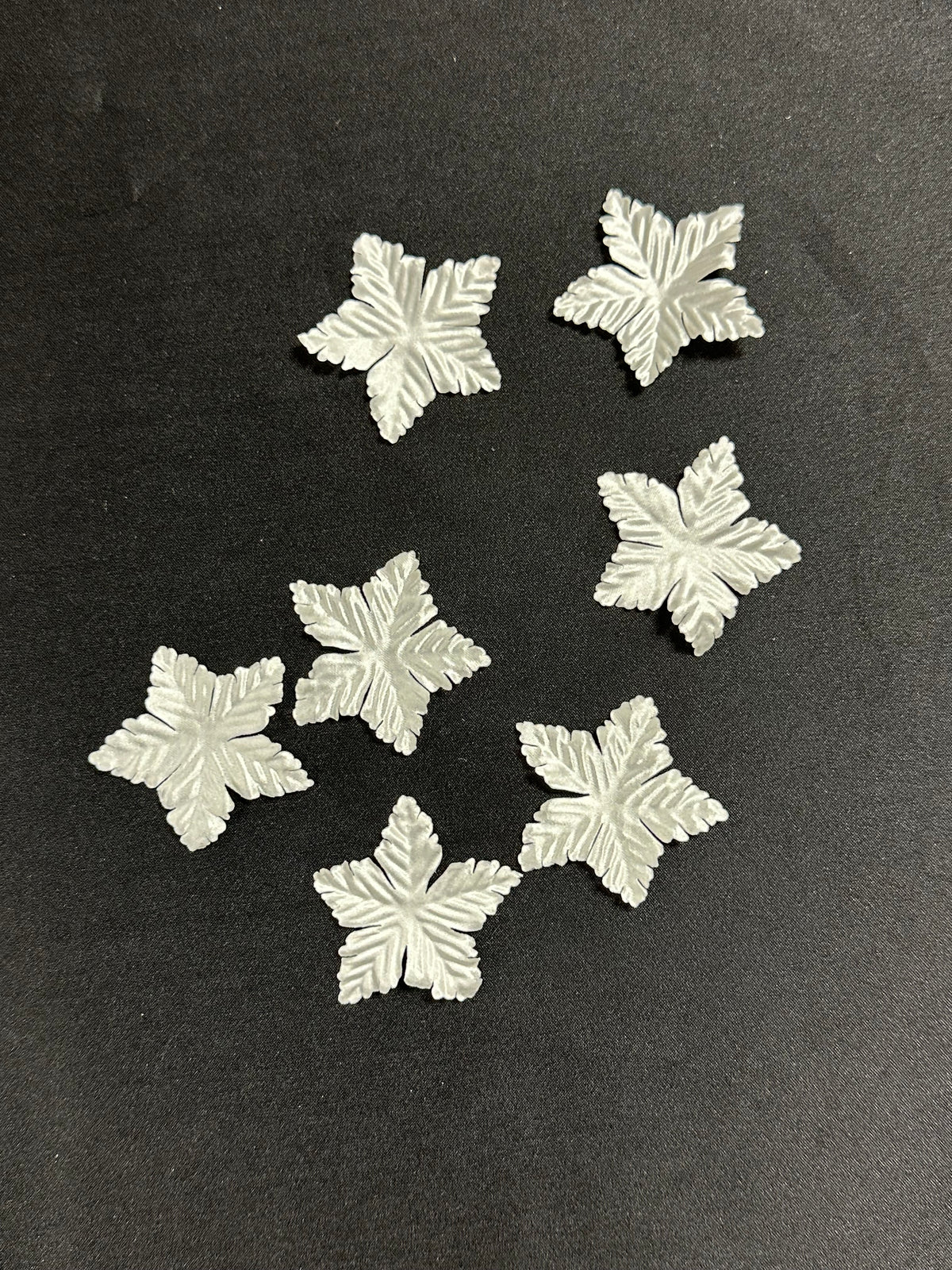 Fleurs ivoire à 5 pétales - MM0031 (Sachet de 144)