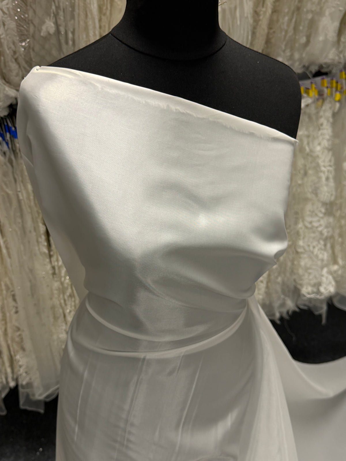Tissu satiné acétate ivoire de luxe - Capri (CF)