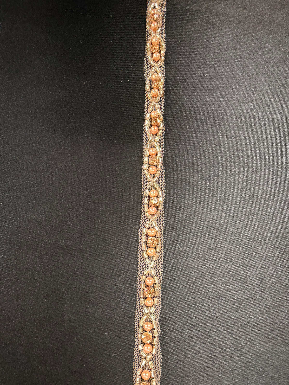 Bordure perlée en cristal or rose - T874