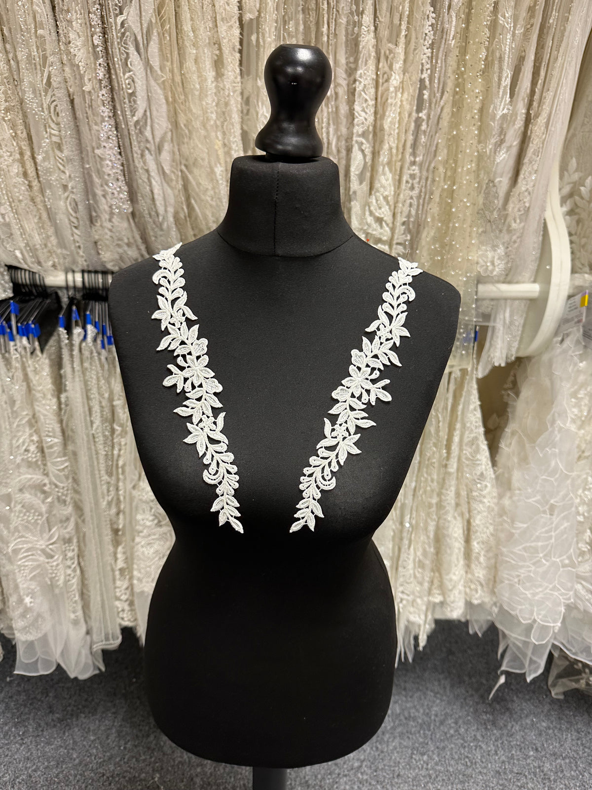 Appliques de dentelle guipure ivoire - T696