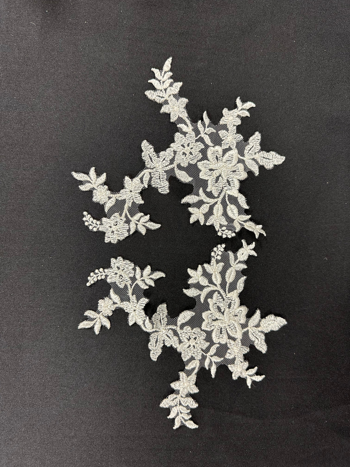 Appliques en dentelle ivoire ornées - T326