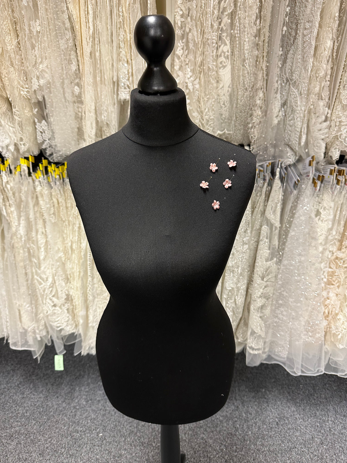 Fleurs découpées au laser rose clair - M11 (Sachet de 144)