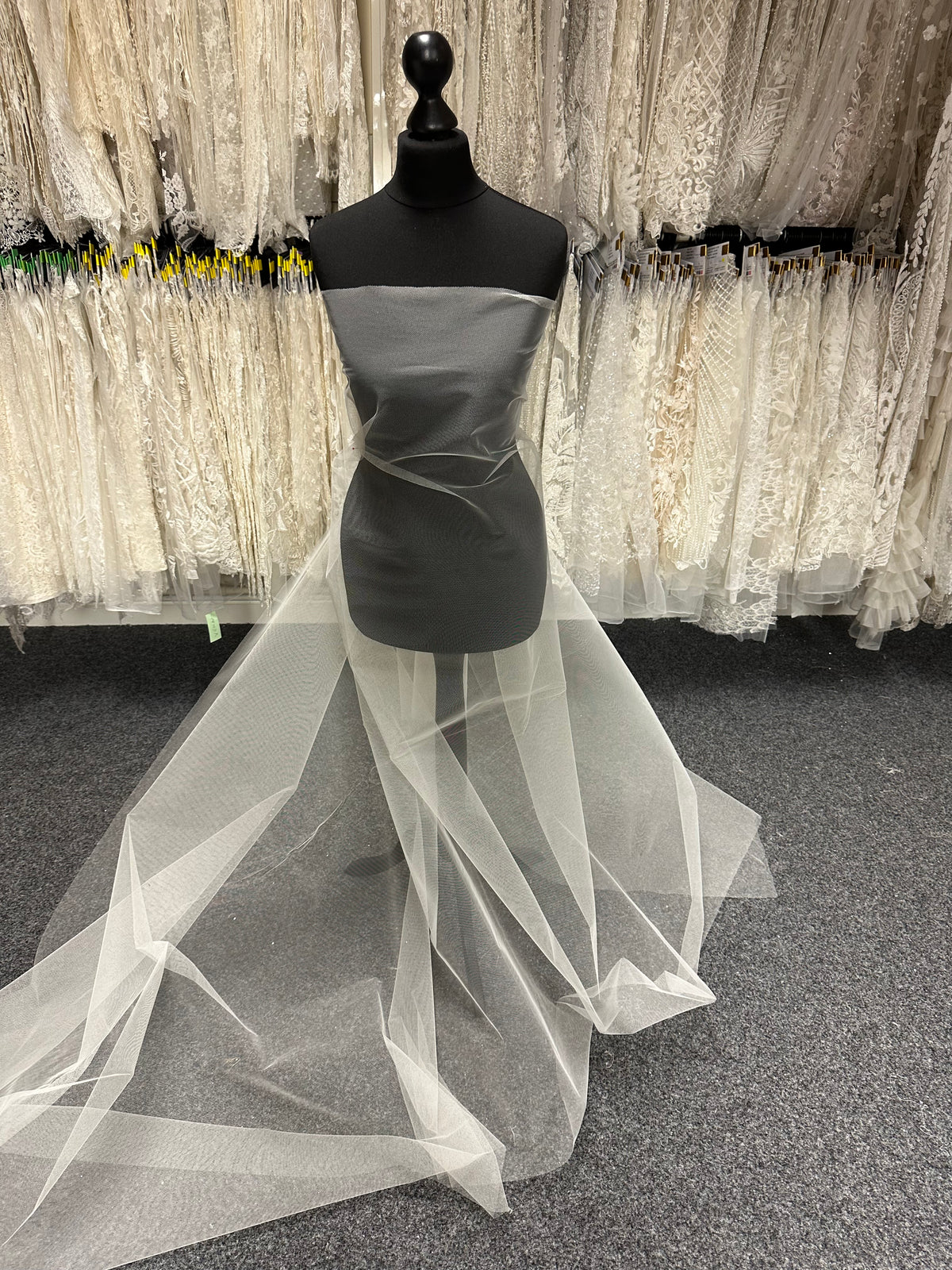 Robe en résille ivoire pâle - Maestro