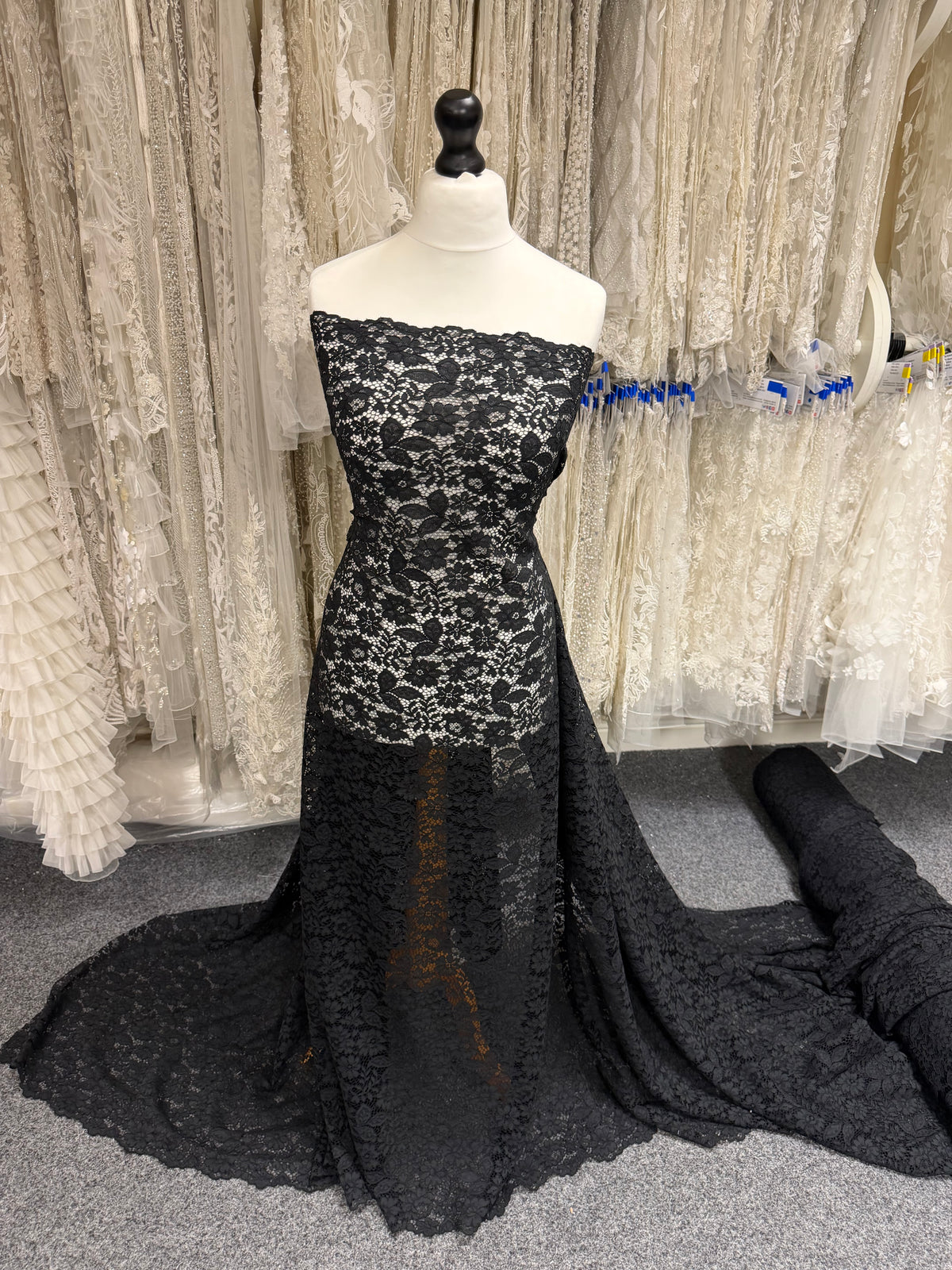 Dentelle Cordonnée Noire - Gothia