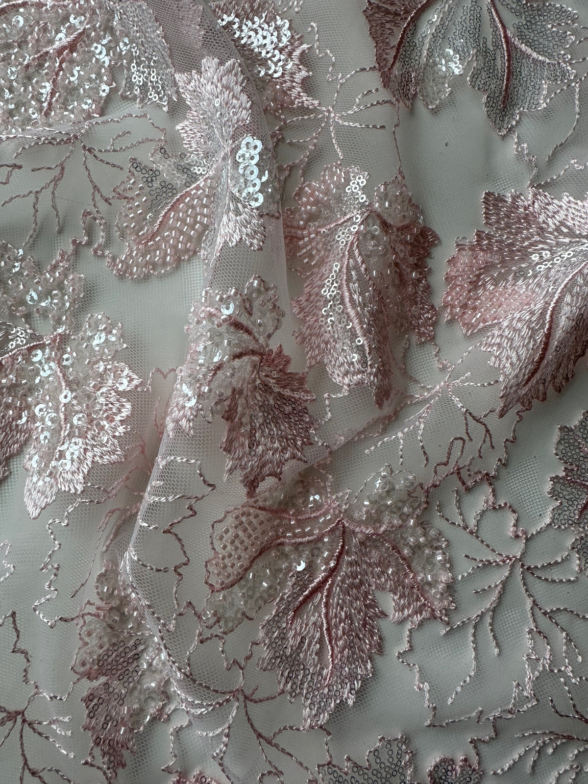 Dentelle brodée de sequins roses - EB1102