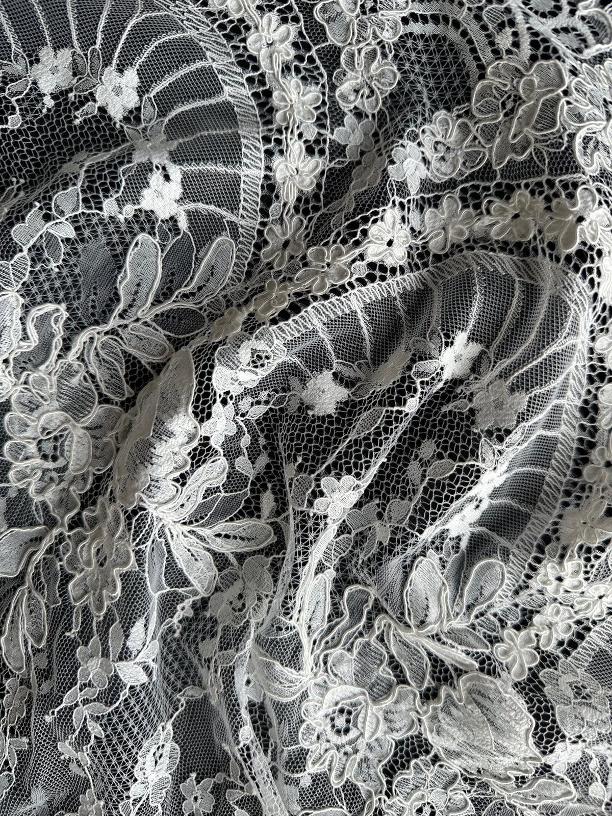 Dentelle Raschel ivoire à cordon - Jara