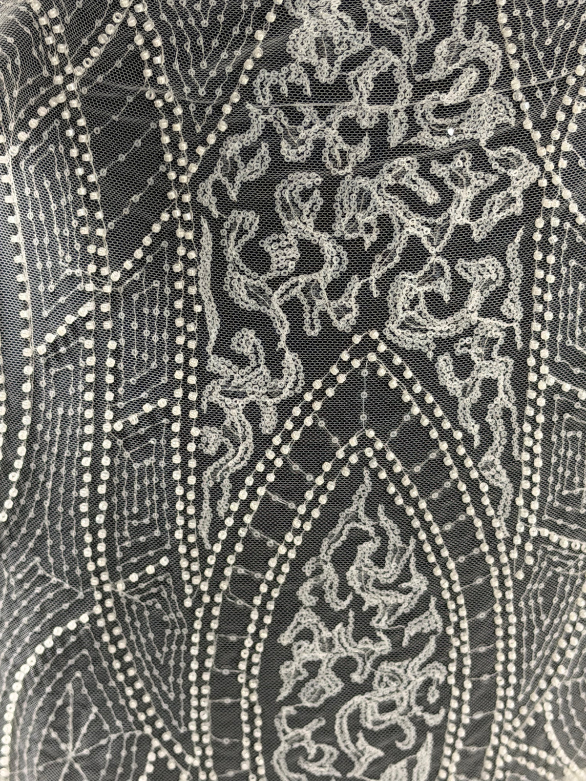 Tulle brodé de perles ivoire - EB1051