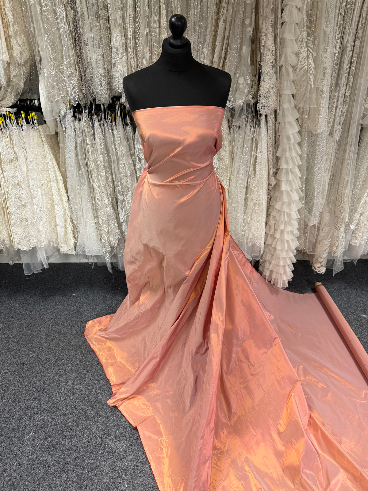Taffetas de polyester vin/or - P600