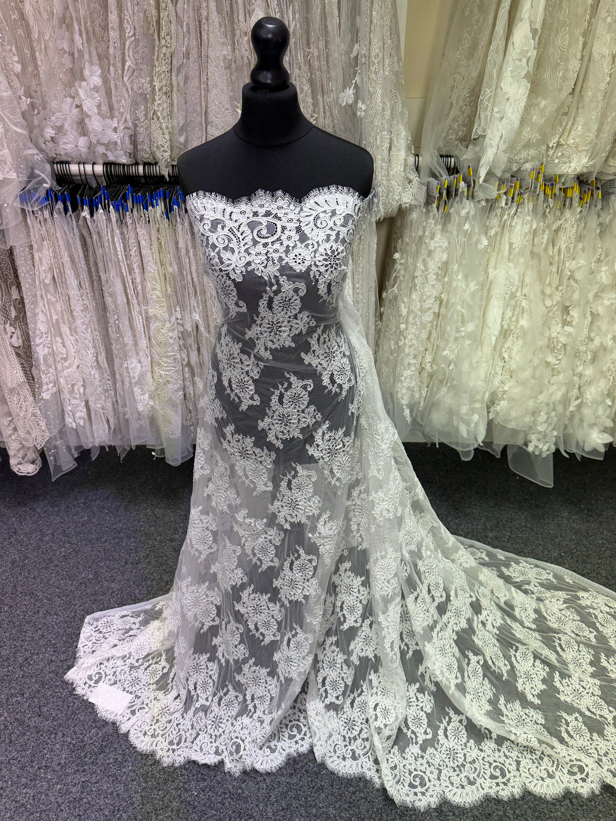 Dentelle Cordonnée Ivoire - P655