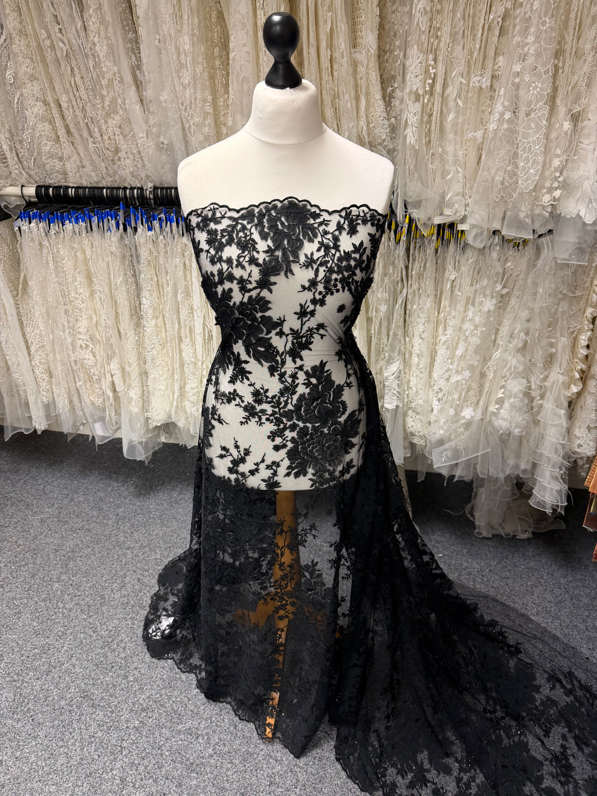 Dentelle florale à paillettes noires - EB3018