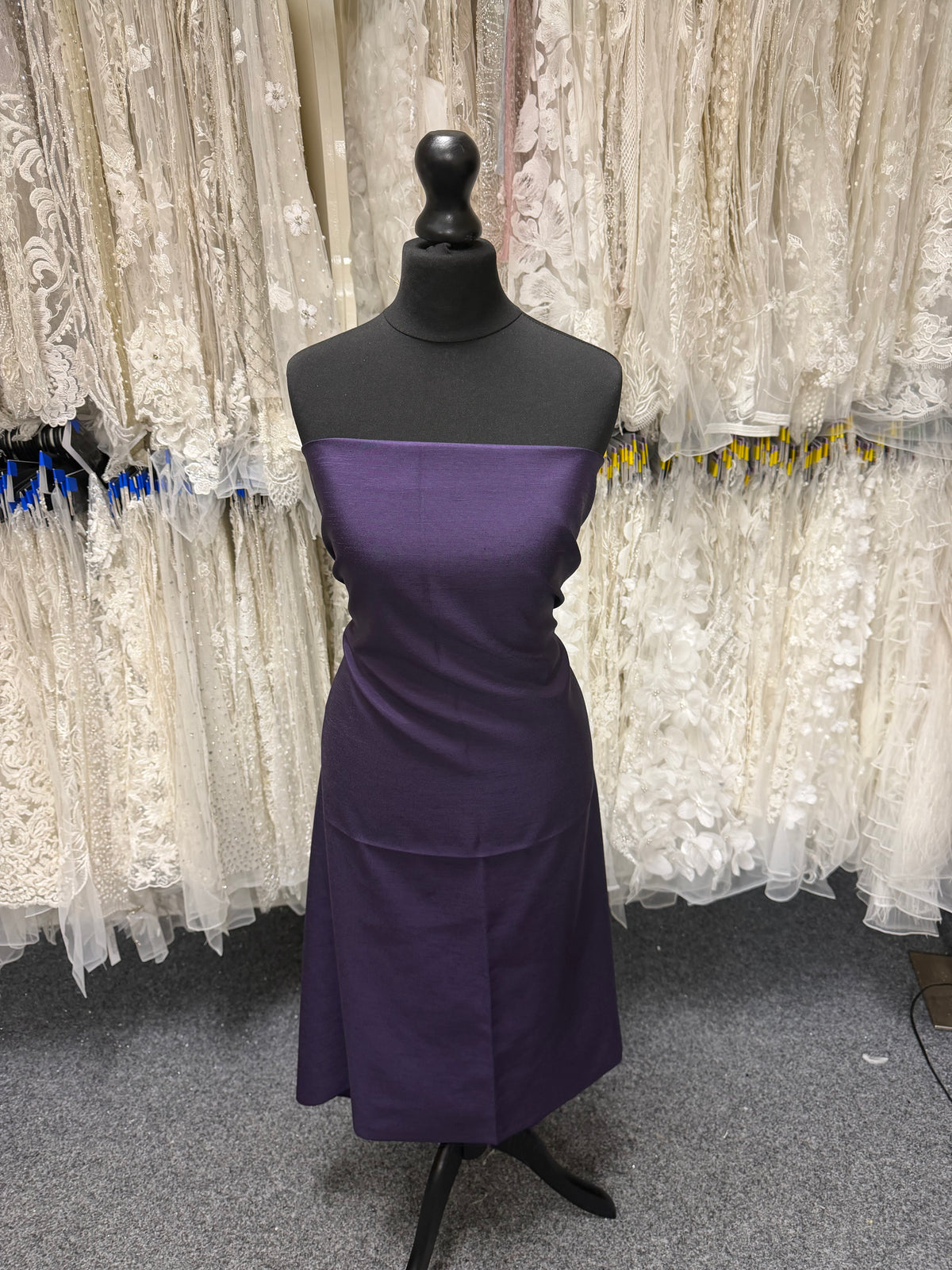 Dupion en satin de polyester violet foncé - Clarté