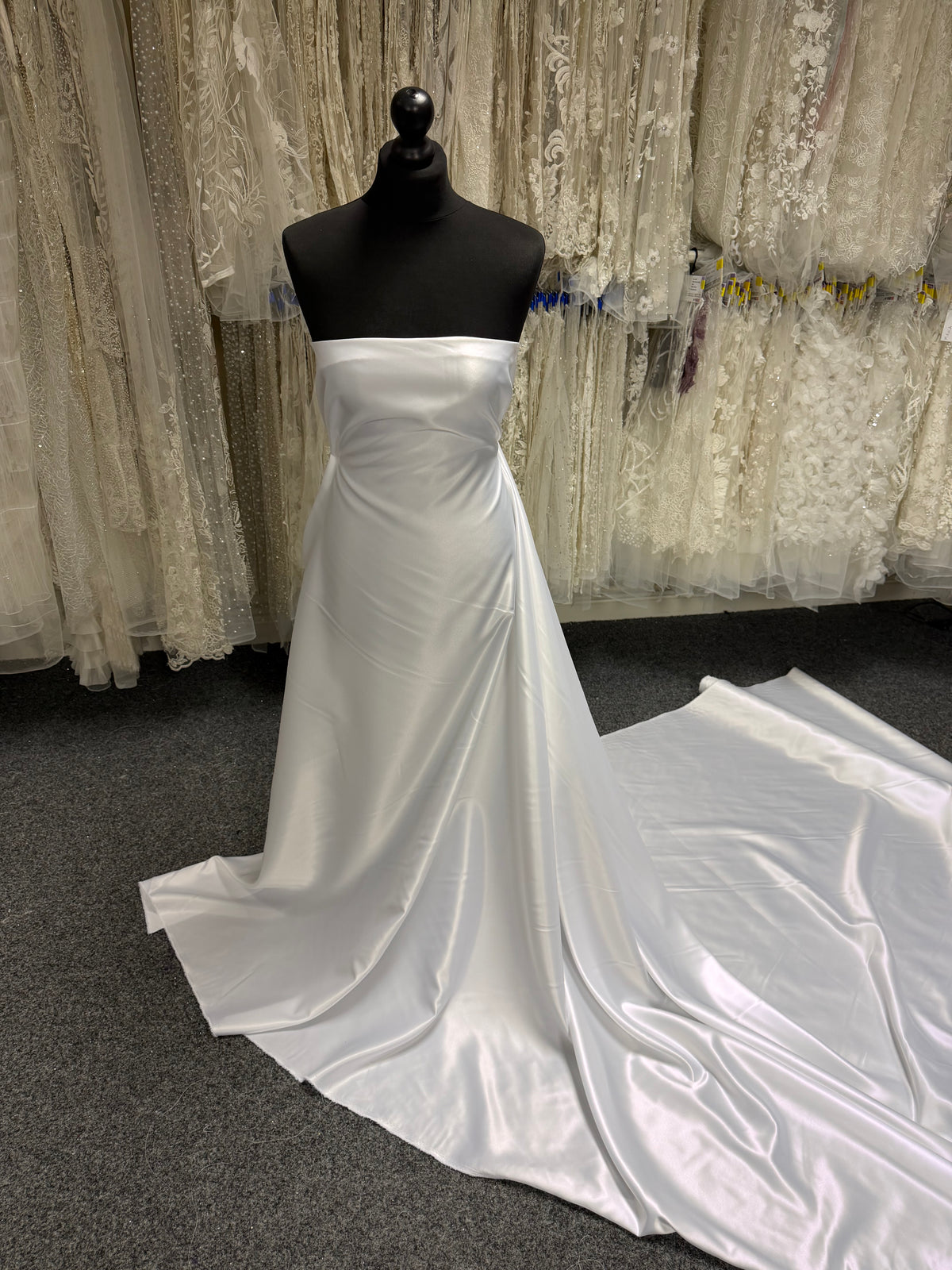 Satin duchesse léger en polyester blanc - P44