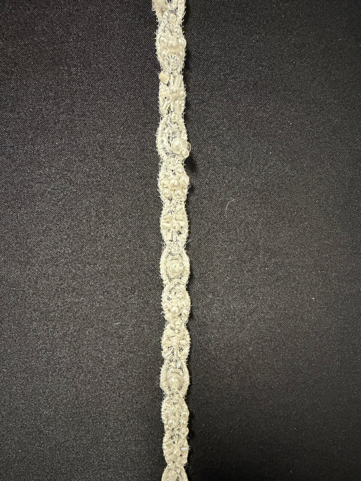 Bordure Ivoire Perles et Paillettes - T957