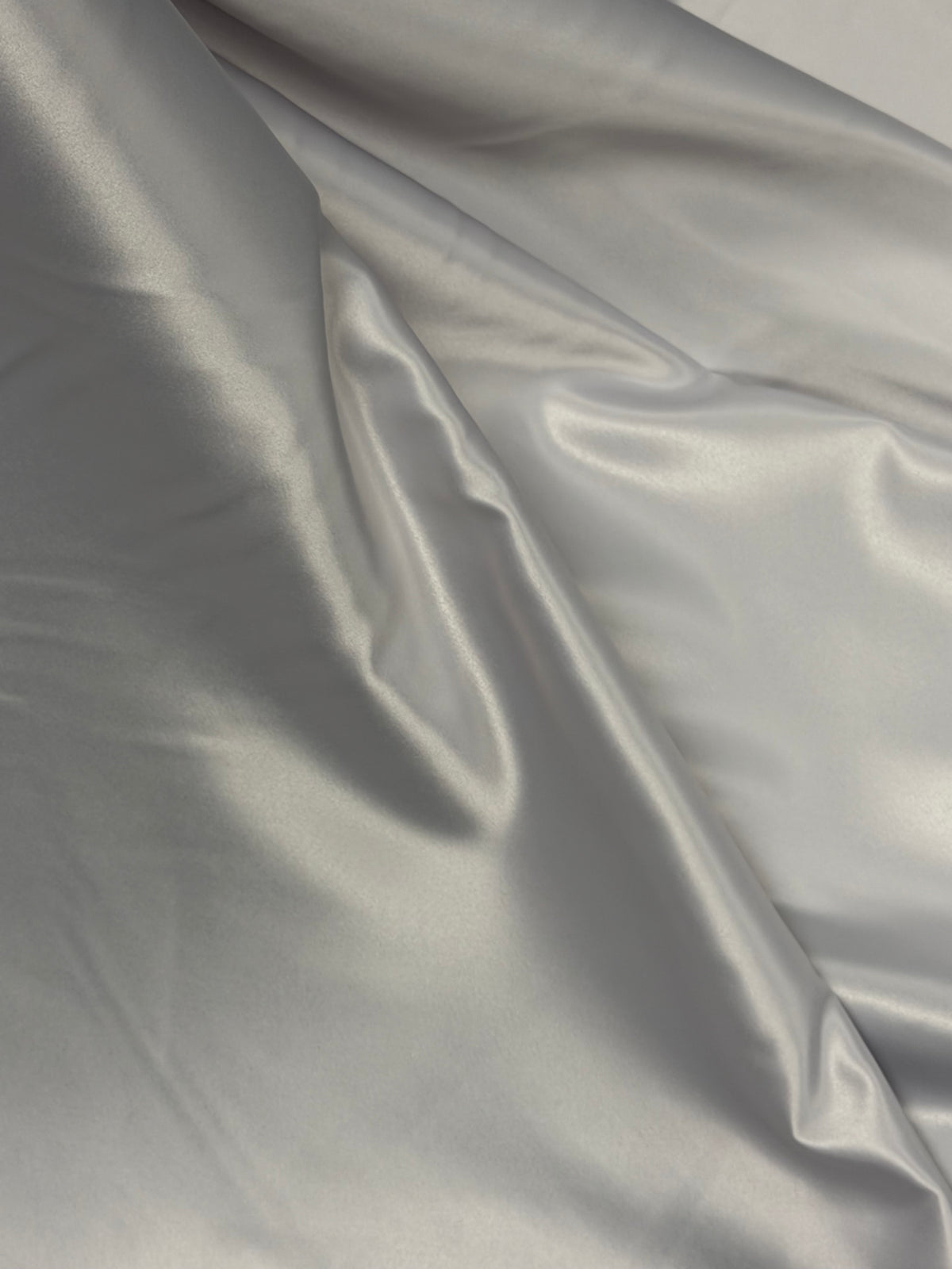 Satin duchesse léger en polyester argenté - P44