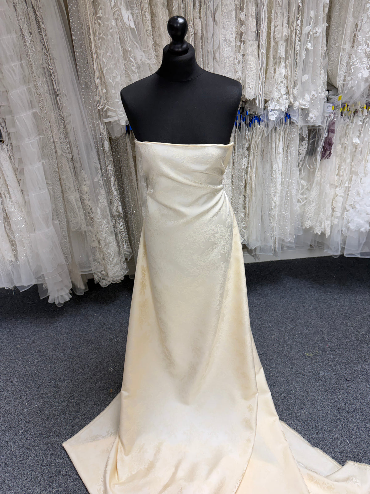 Brocade ivoire/doré - BR1001