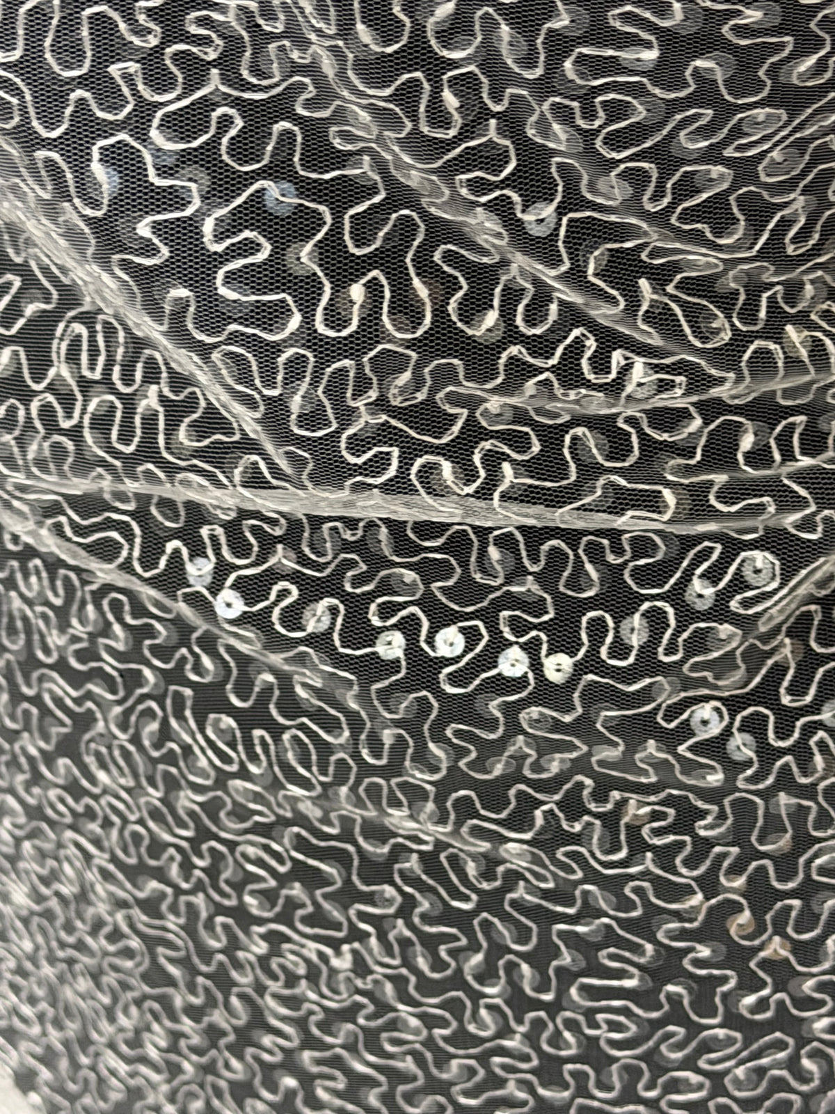 Tulle brodé de sequins ivoire – EB3001