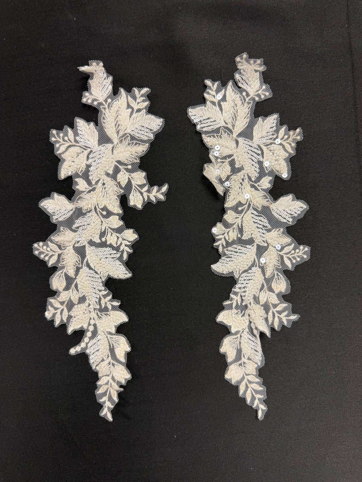Appliques en dentelle perlée ivoire - MT4009