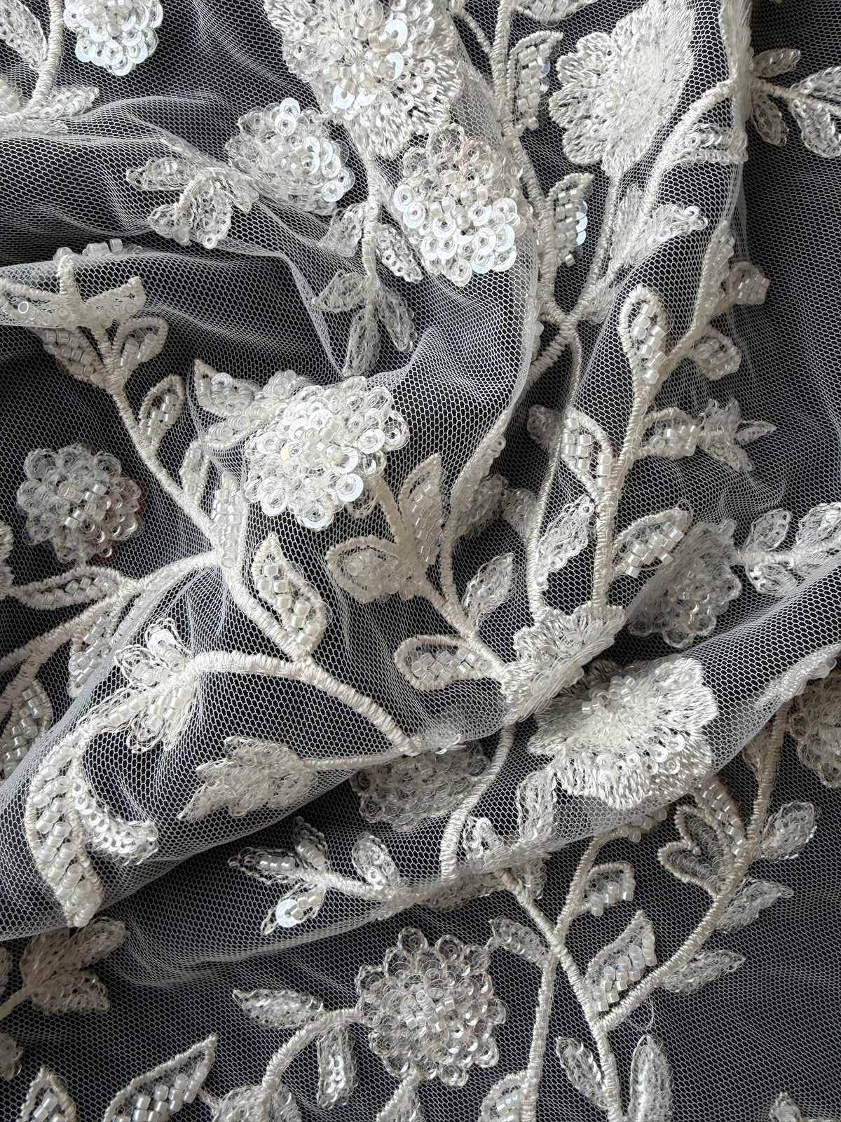 Tulle Brodé de Perles Ivoire - EB1097