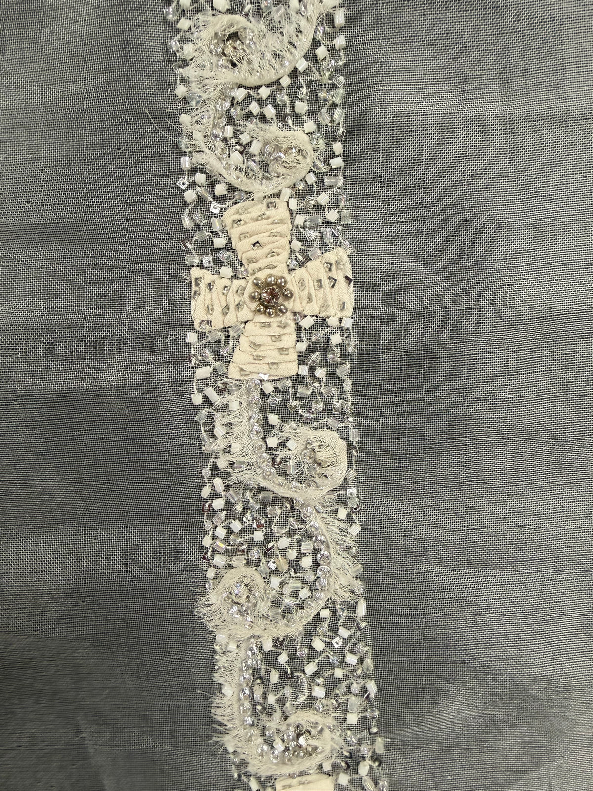 Bordure perlée en cristal 3D Cristal/Ivoire/Argent - T515