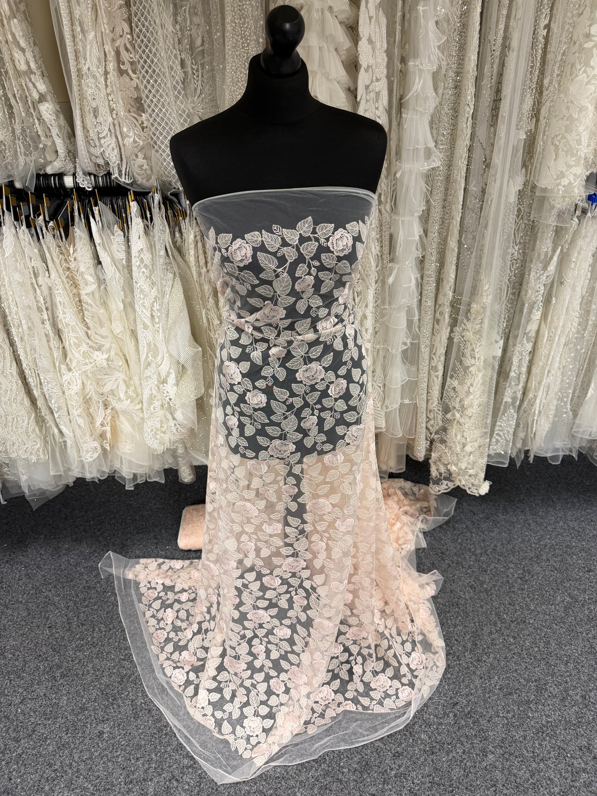 Dentelle brodée rose coquillage - EB5042