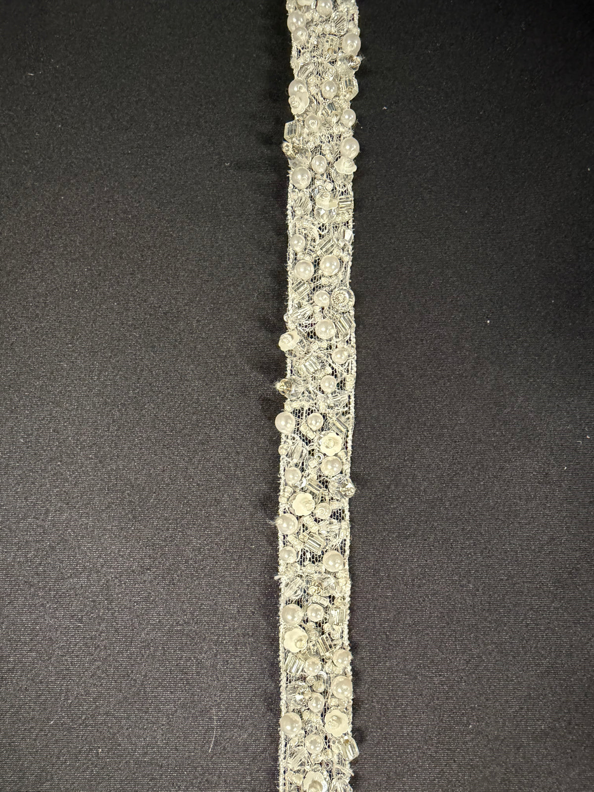 Galon en dentelle perlée ivoire - T743