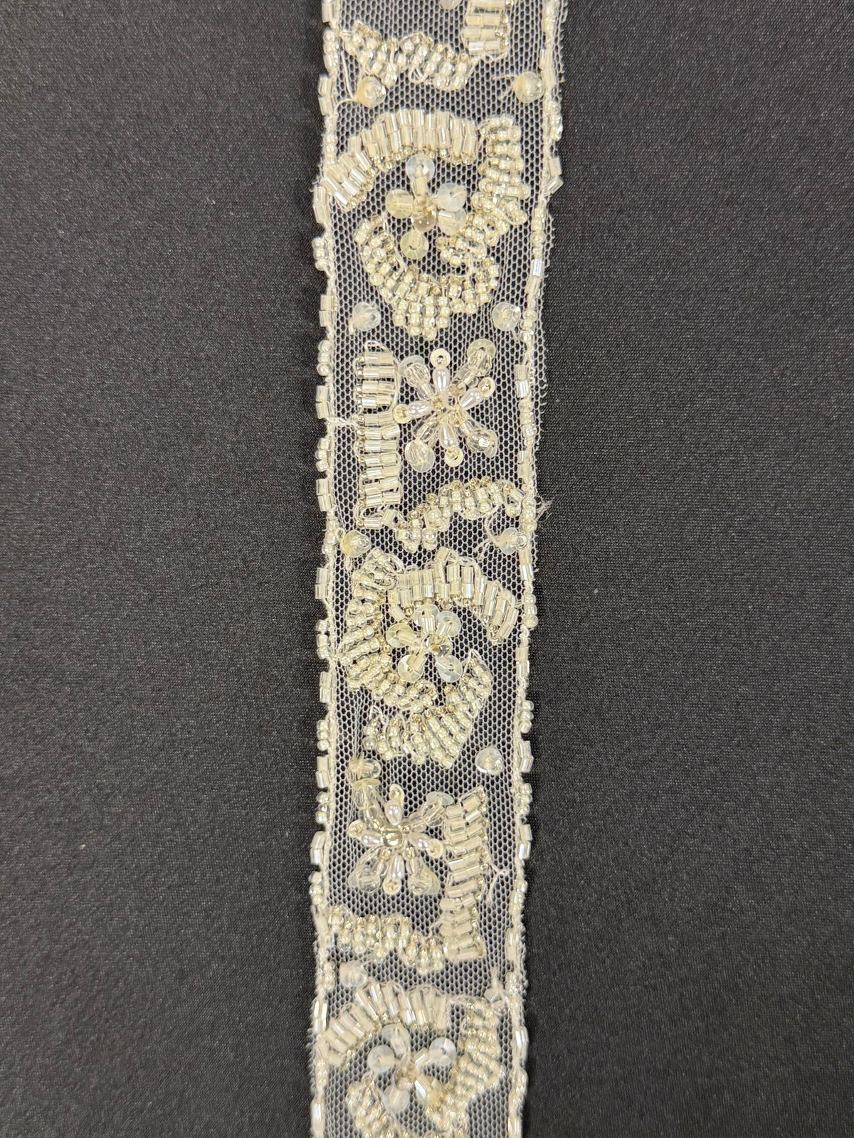 Galon de dentelle perlée ivoire - T164