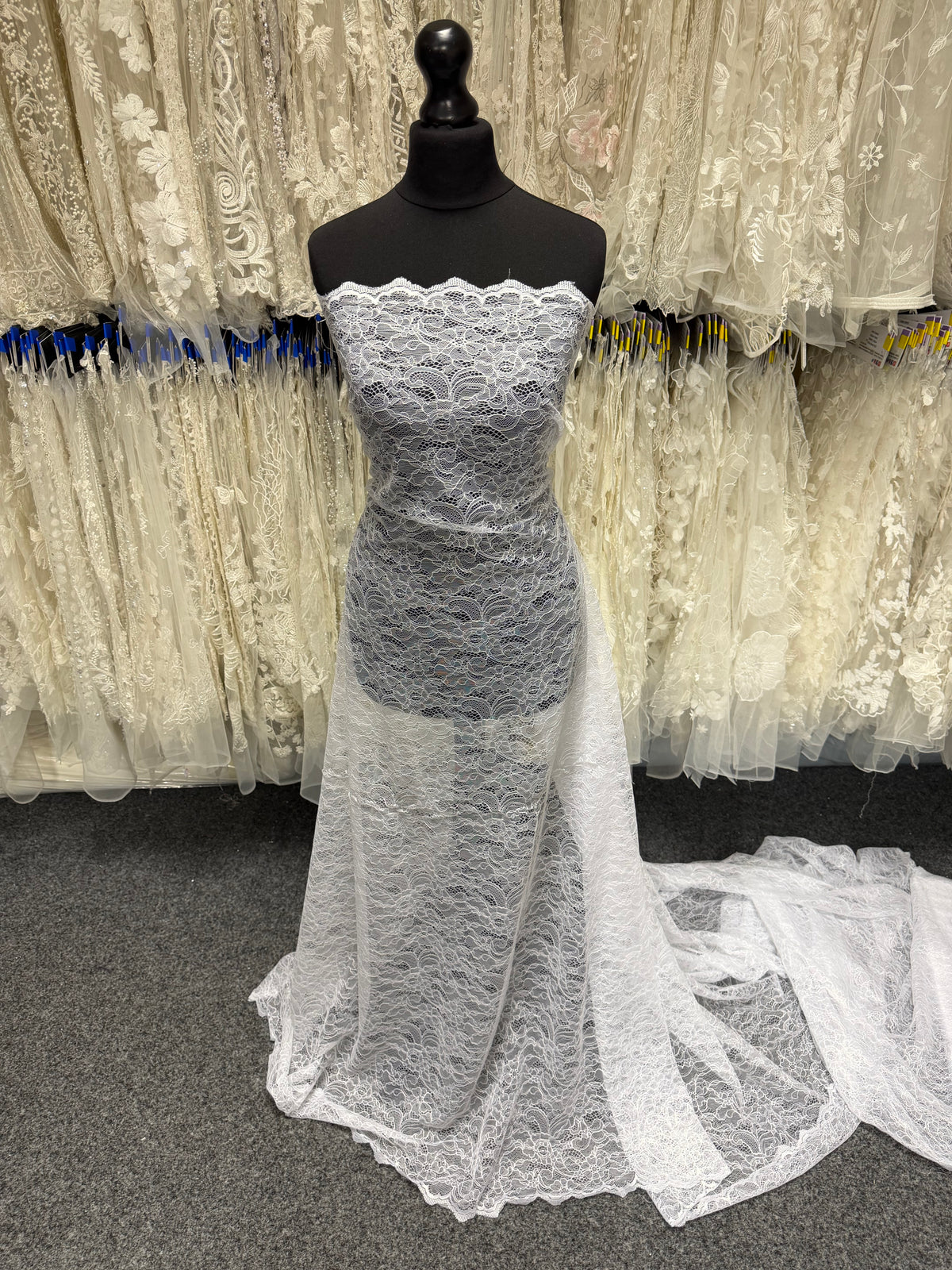 White Raschel Lace - P412