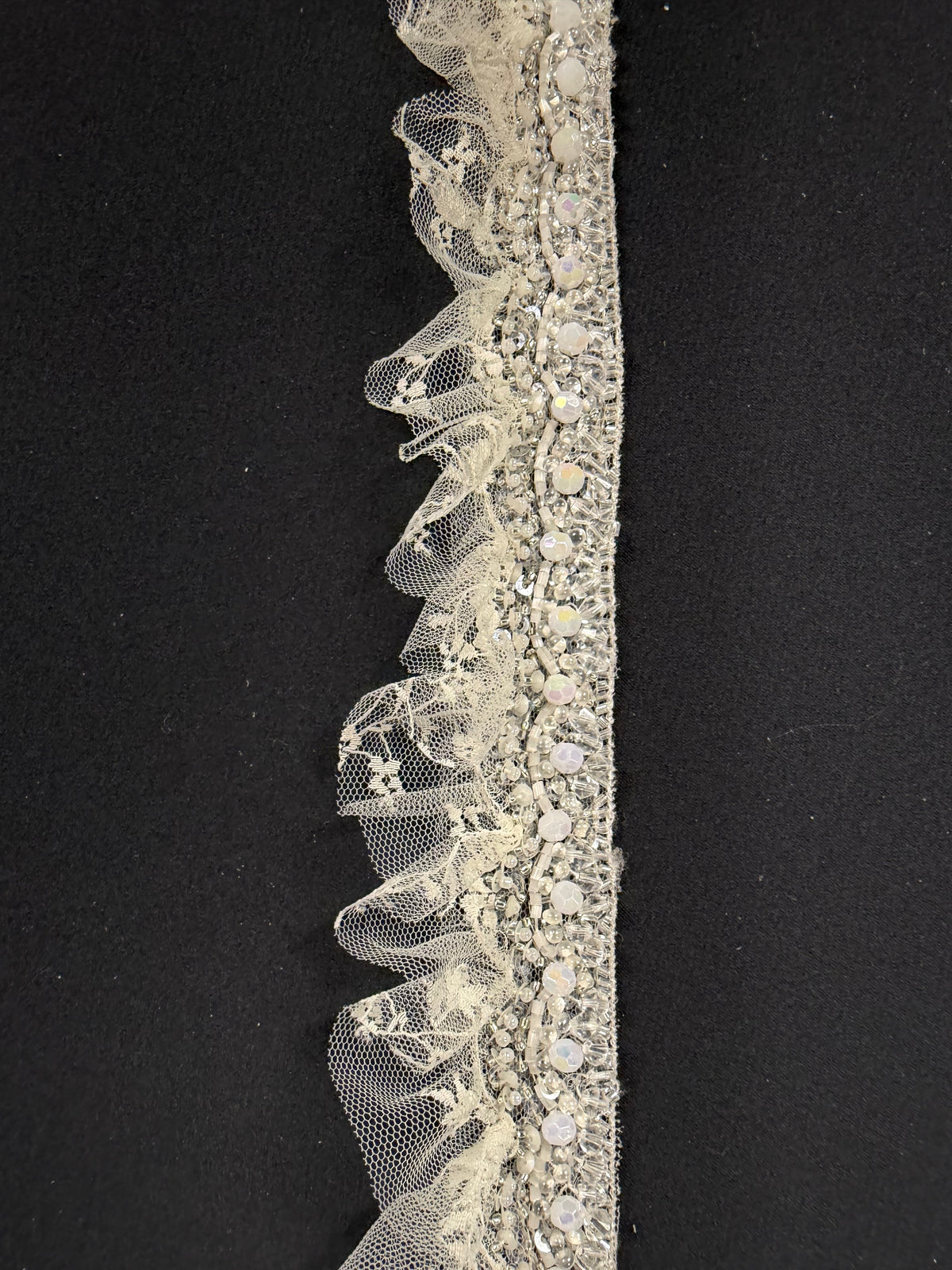 Bordure perlée et à sequins, ivoire moyen - T310