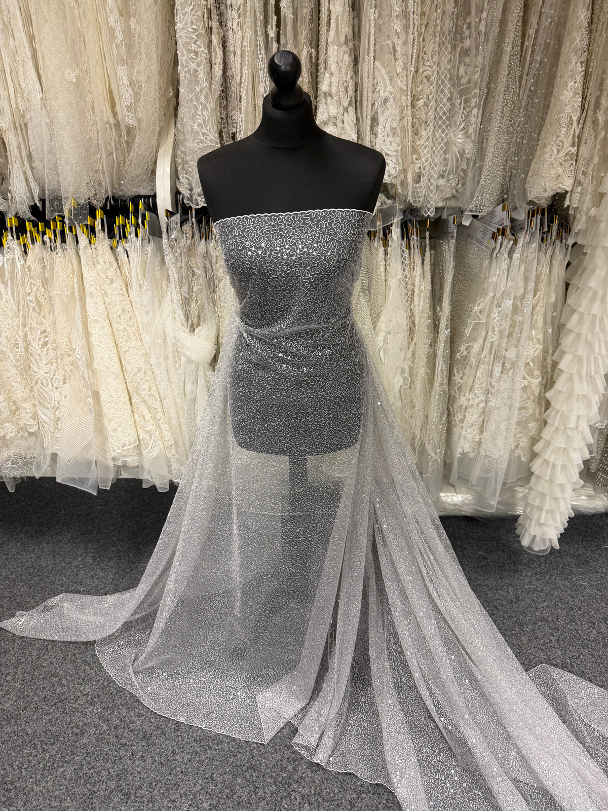 Tulle à sequins argentés brodés – EB3001