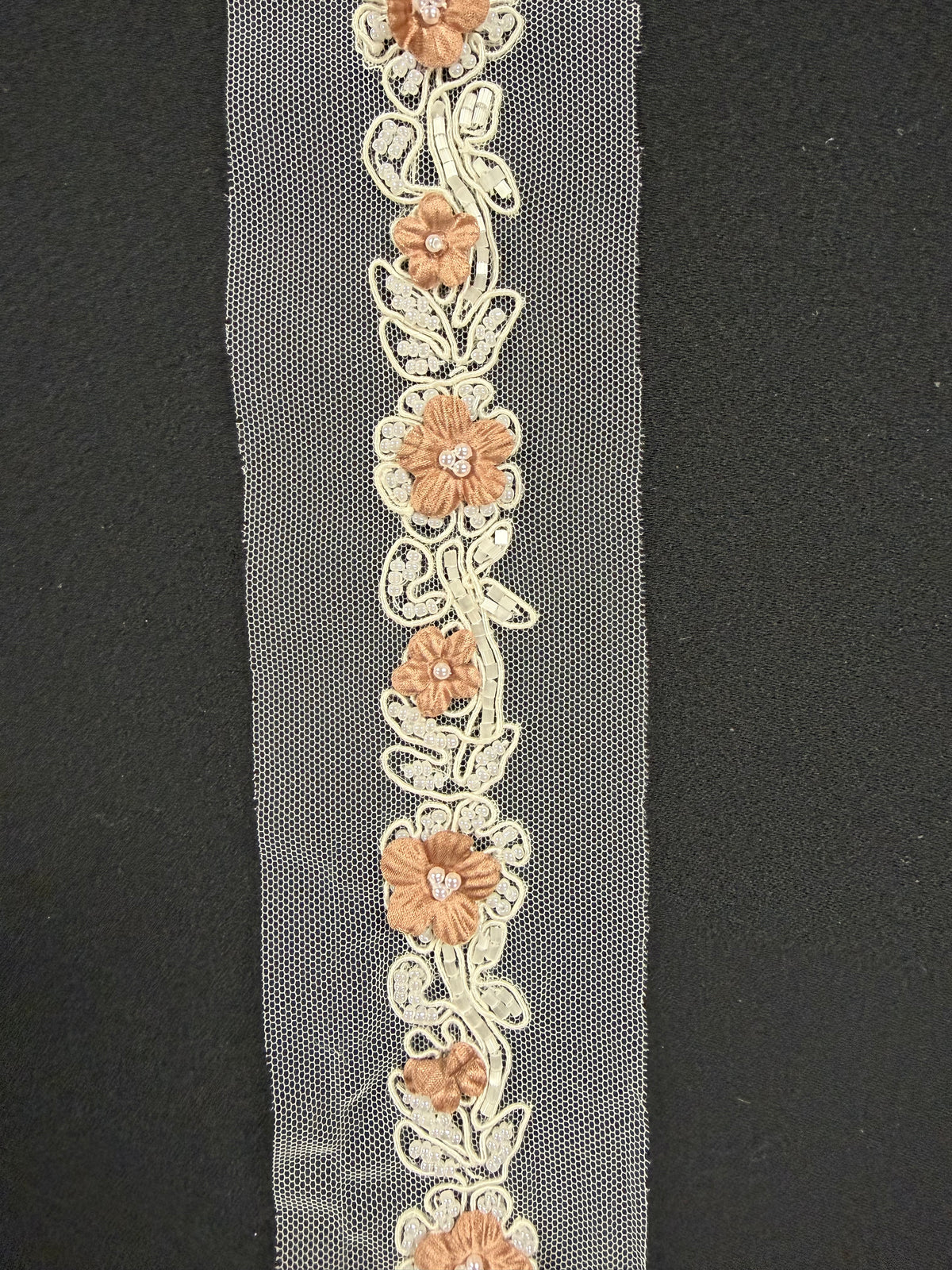Bordure en perles cacao - T51