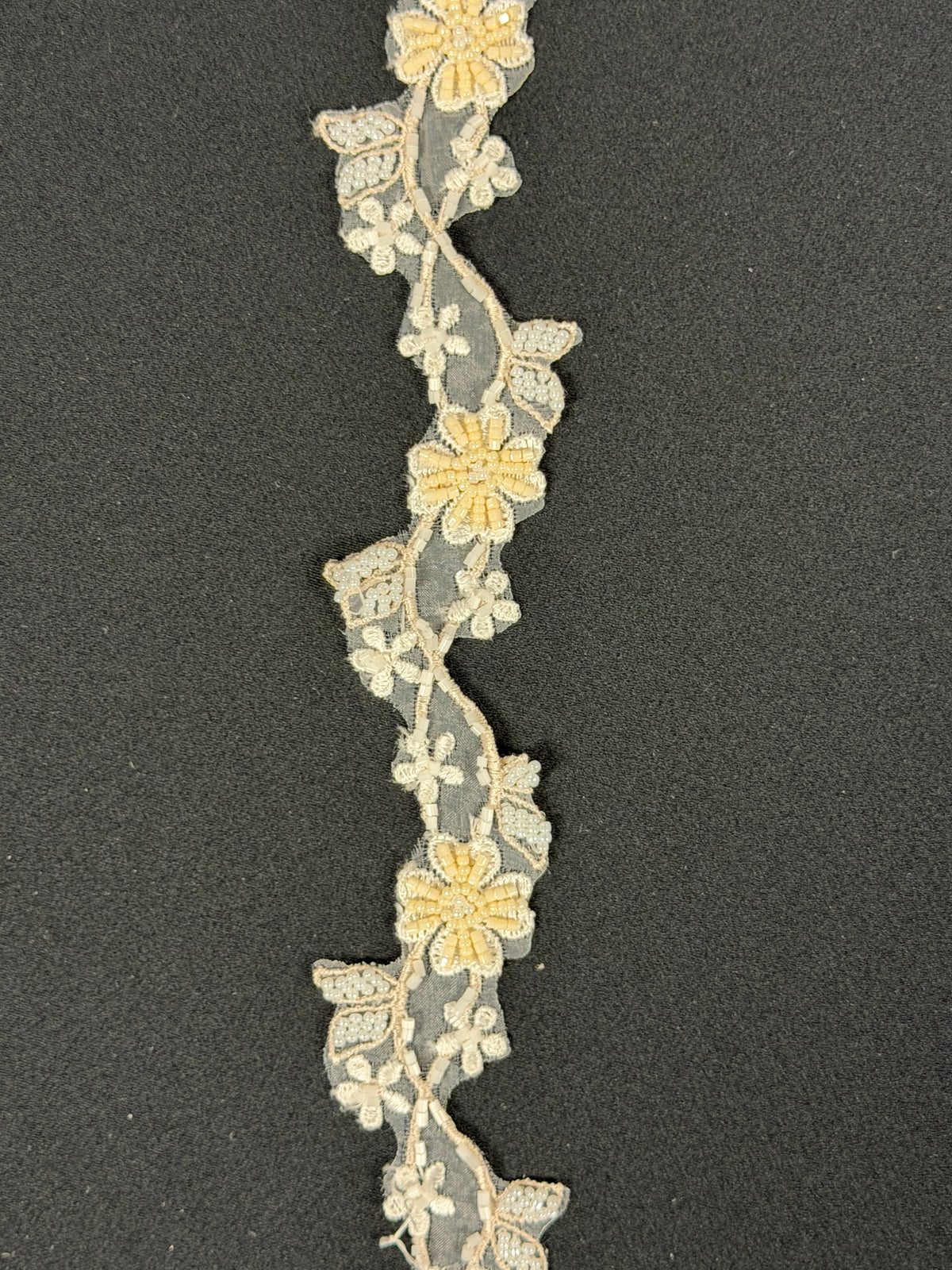 Bordure perlée champagne/ivoire - T93