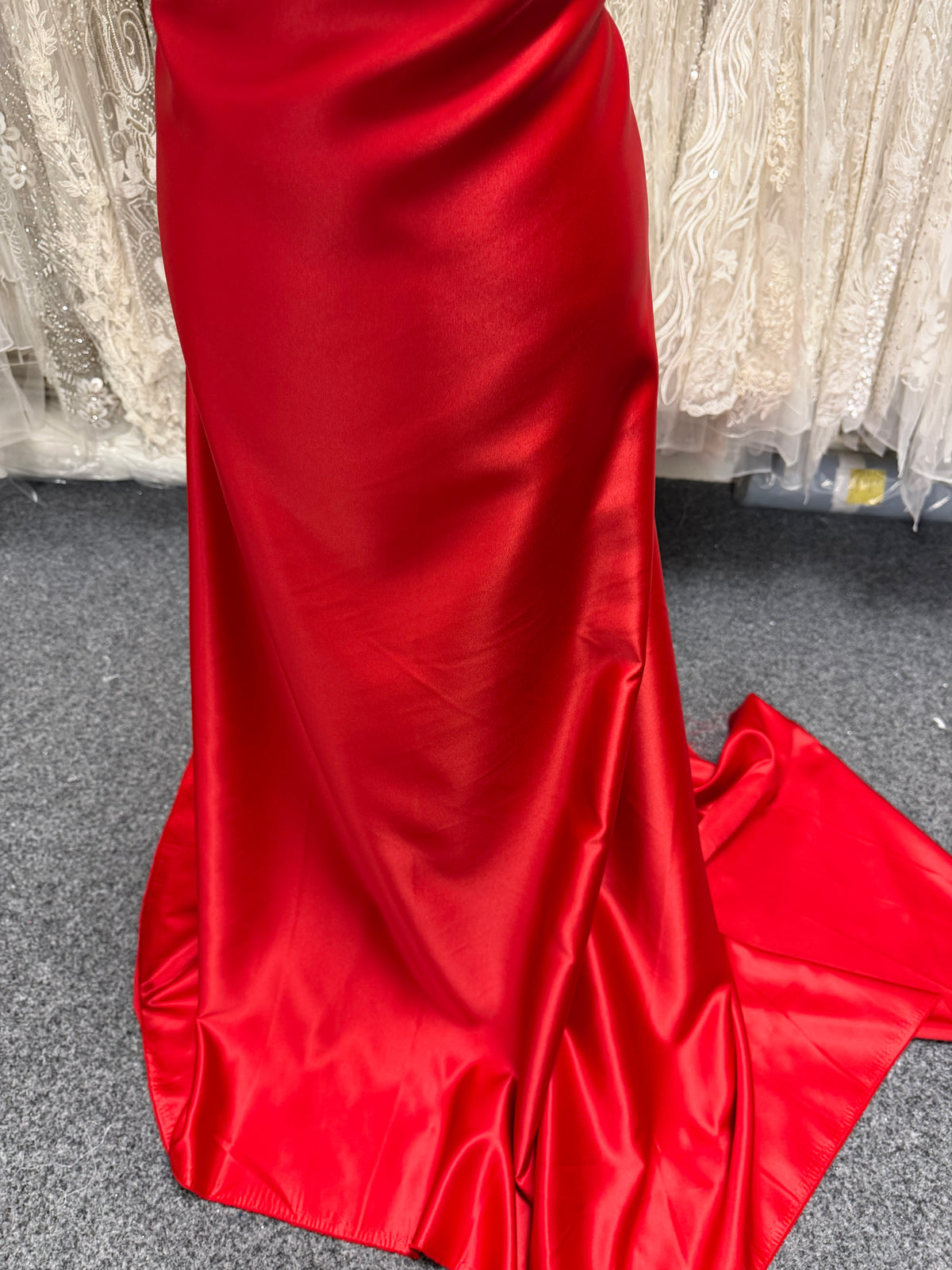Satin duchesse léger en polyester rouge - P44