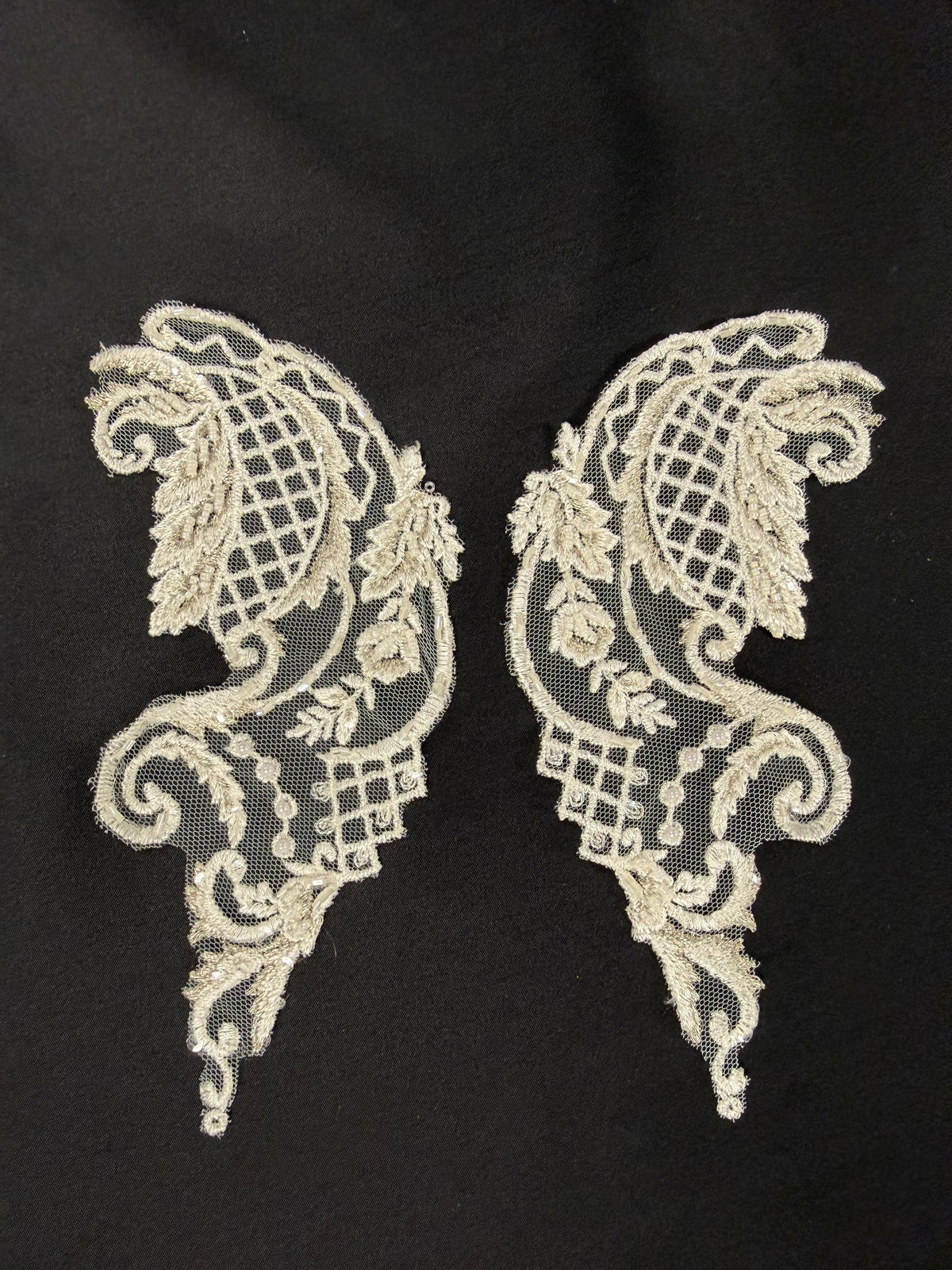 Ivory Beaded Lace Appliques - T550