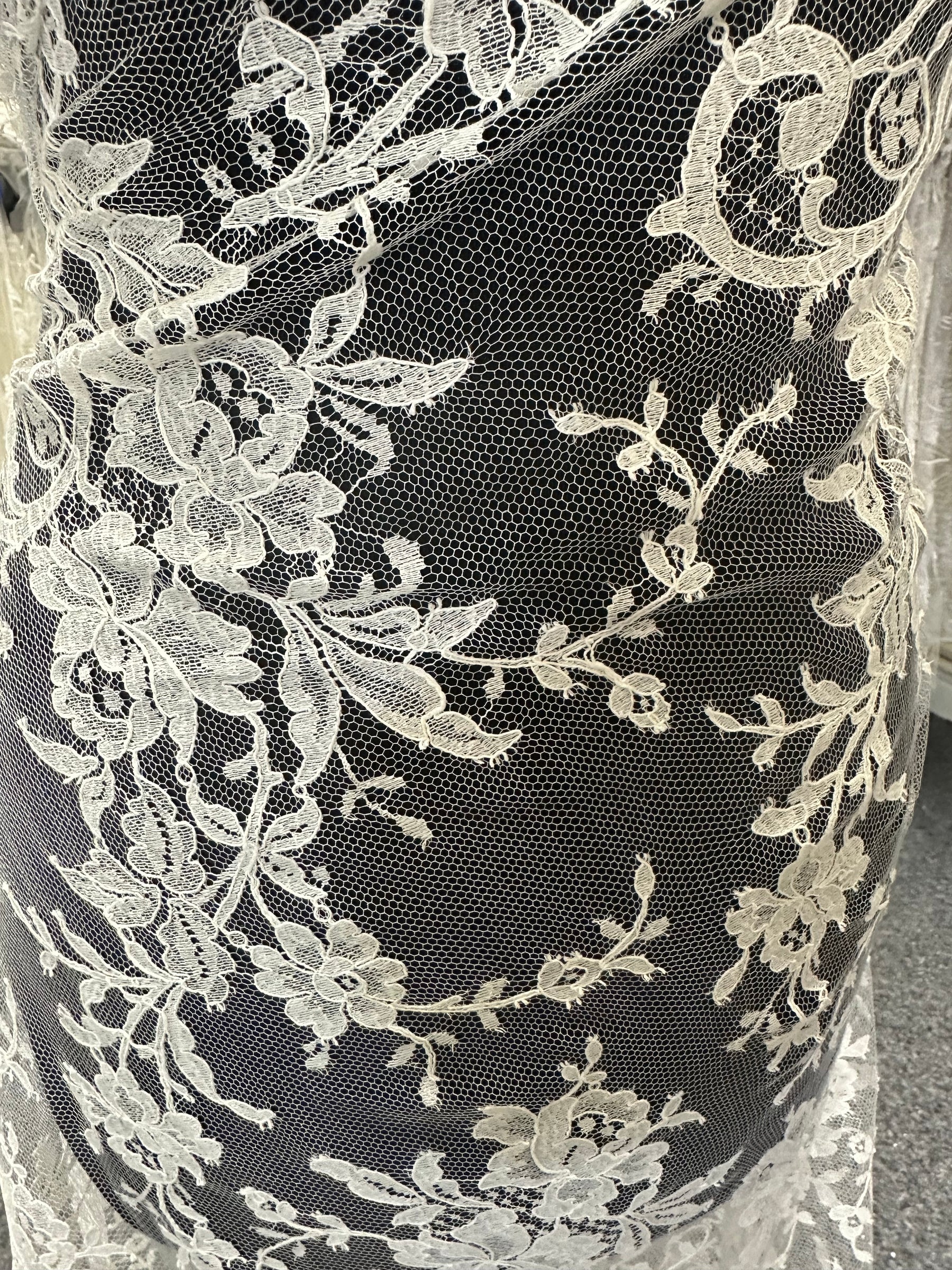 Dentelle Chantilly Ivoire - Bonika