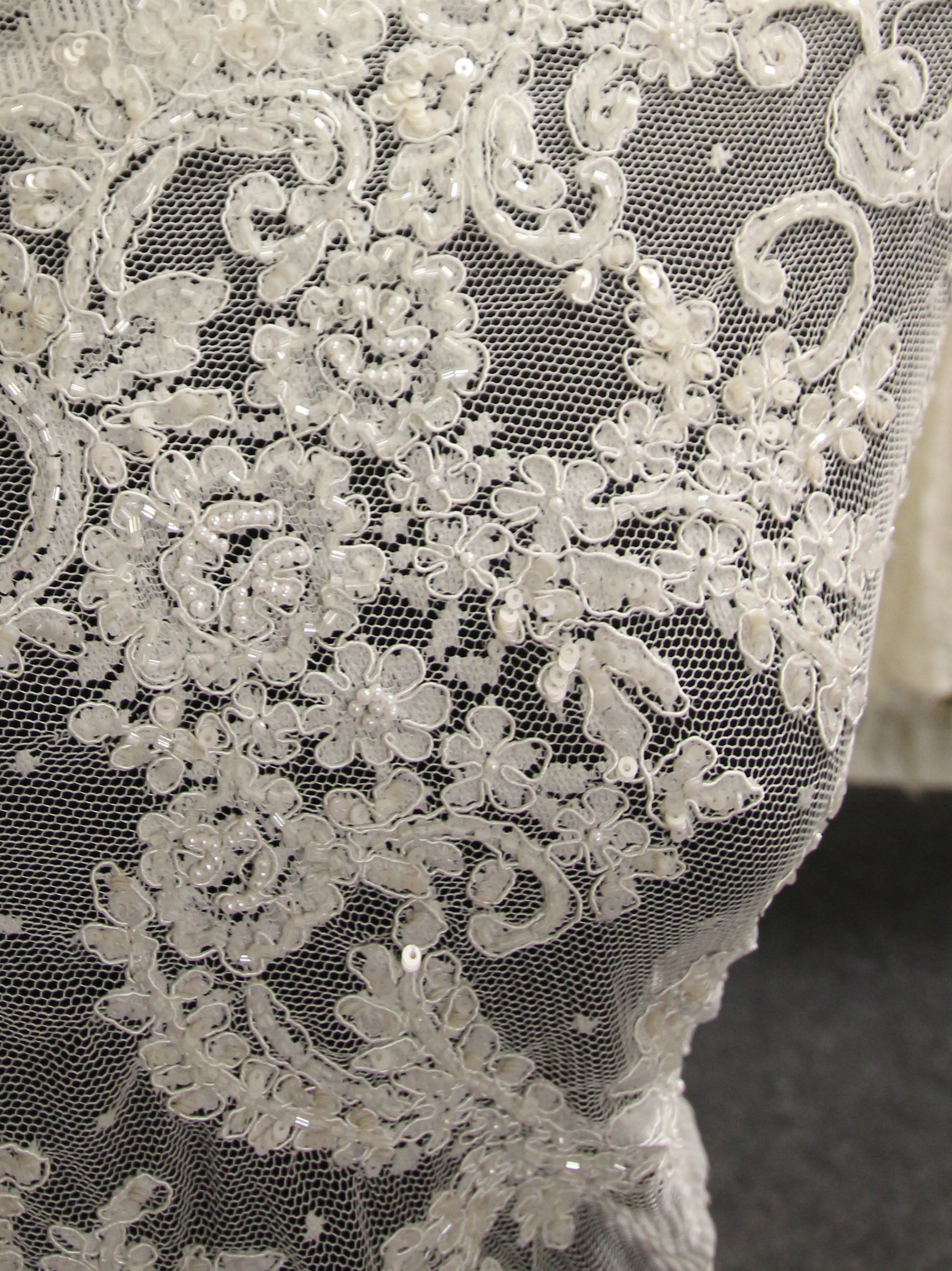 Dentelle Perlée et Cordonnée Ivoire - Bobbi