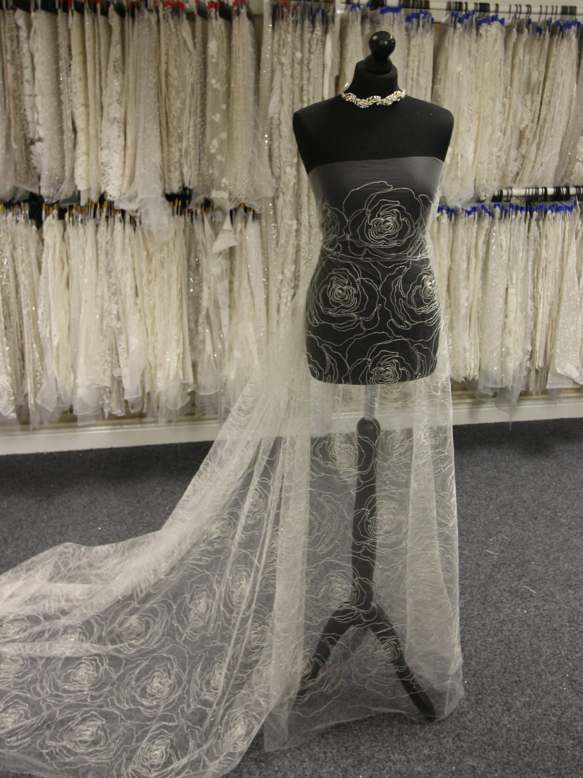 Dentelle Brodée Ivoire - Adeya