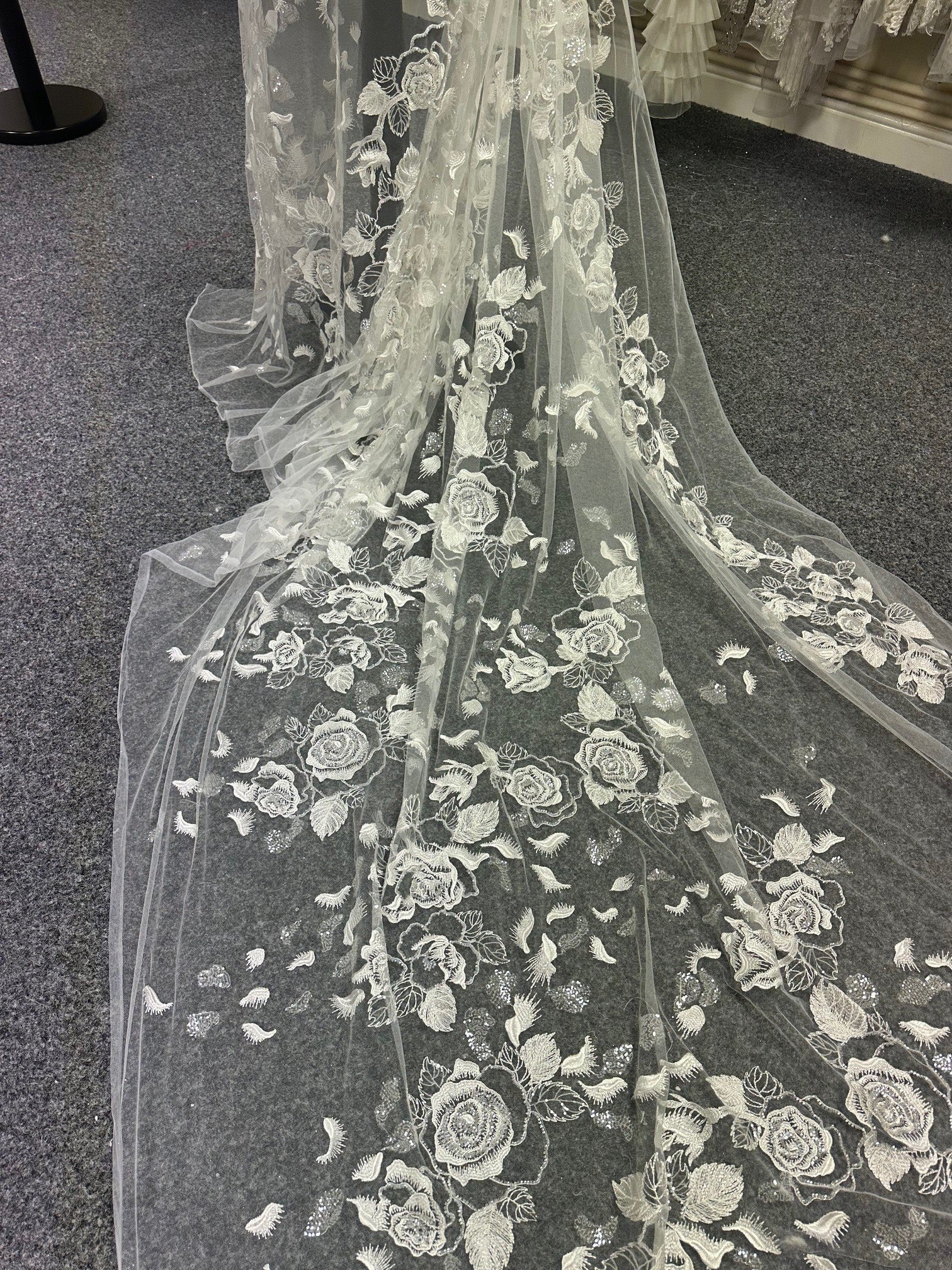 Dentelle perlée ivoire - Bardot