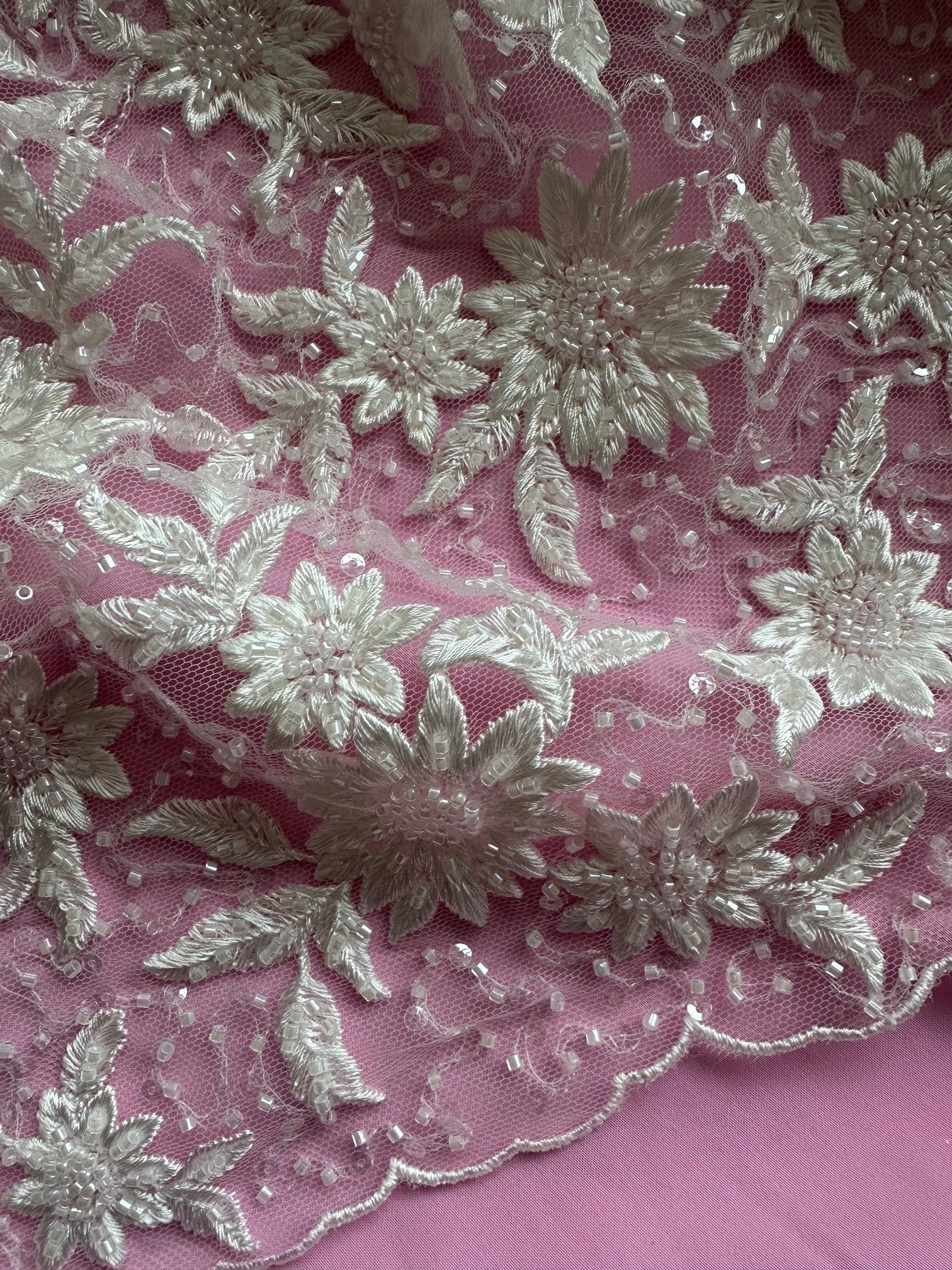 Dentelle florale perlée ivoire - Irke