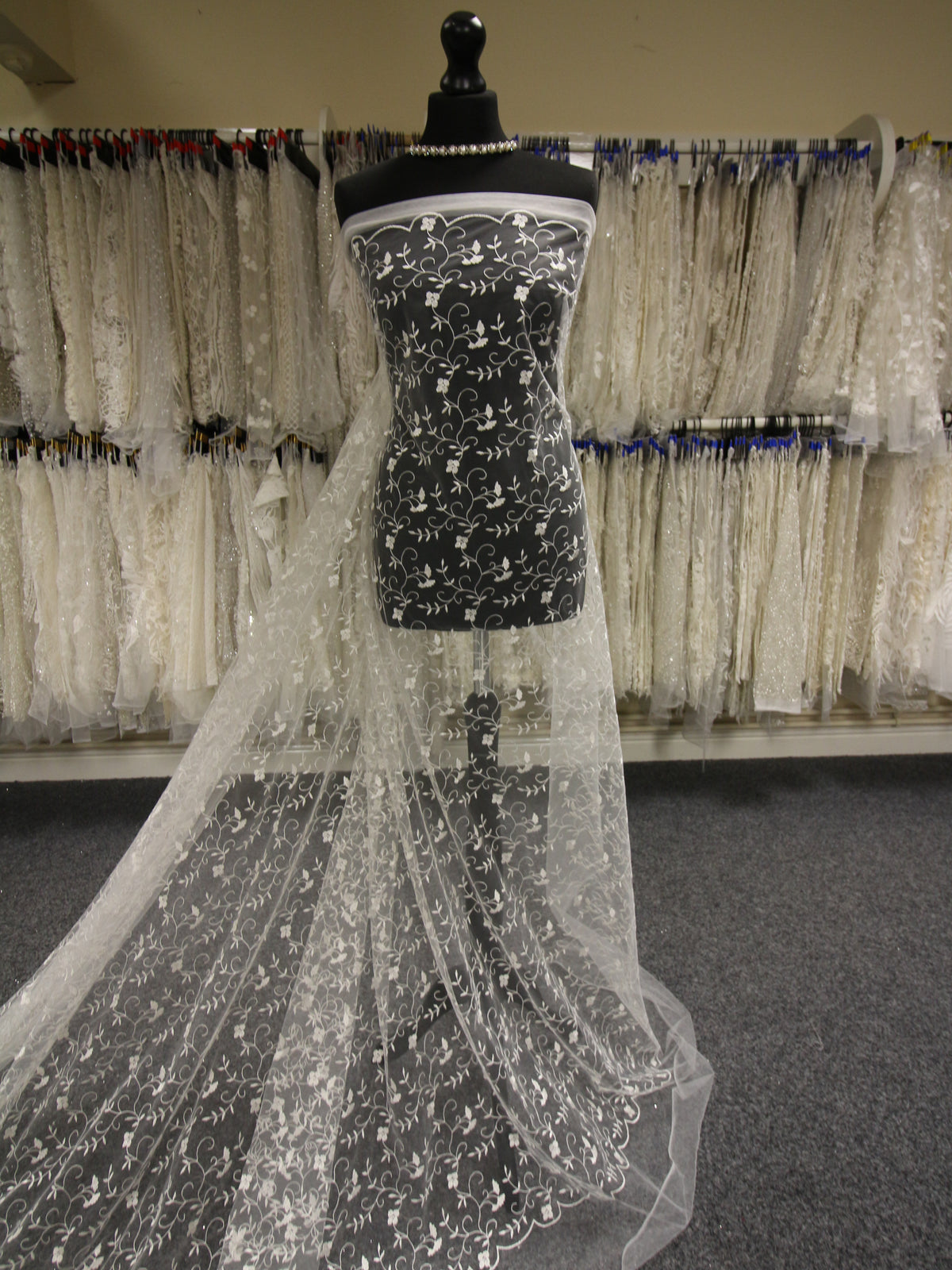 Dentelle Brodée Ivoire - Lake