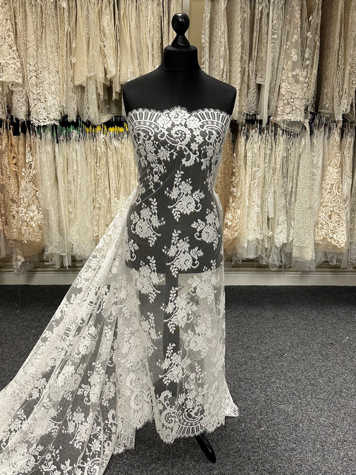 Dentelle Leavers Ivoire - Omorose