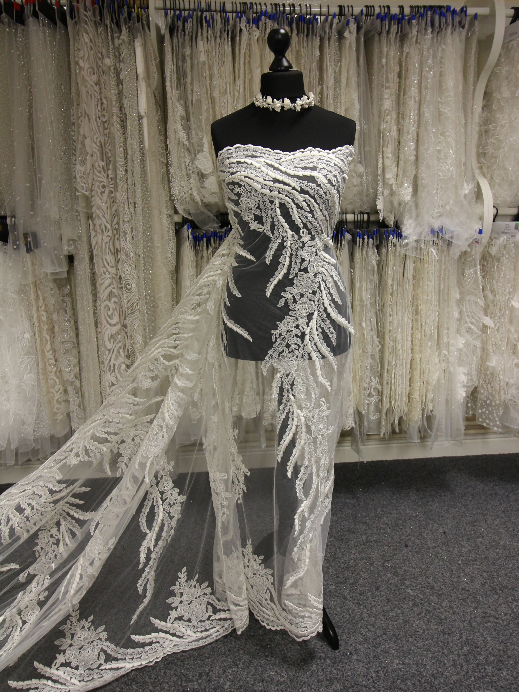 Dentelle Brodée Ivoire - Willow