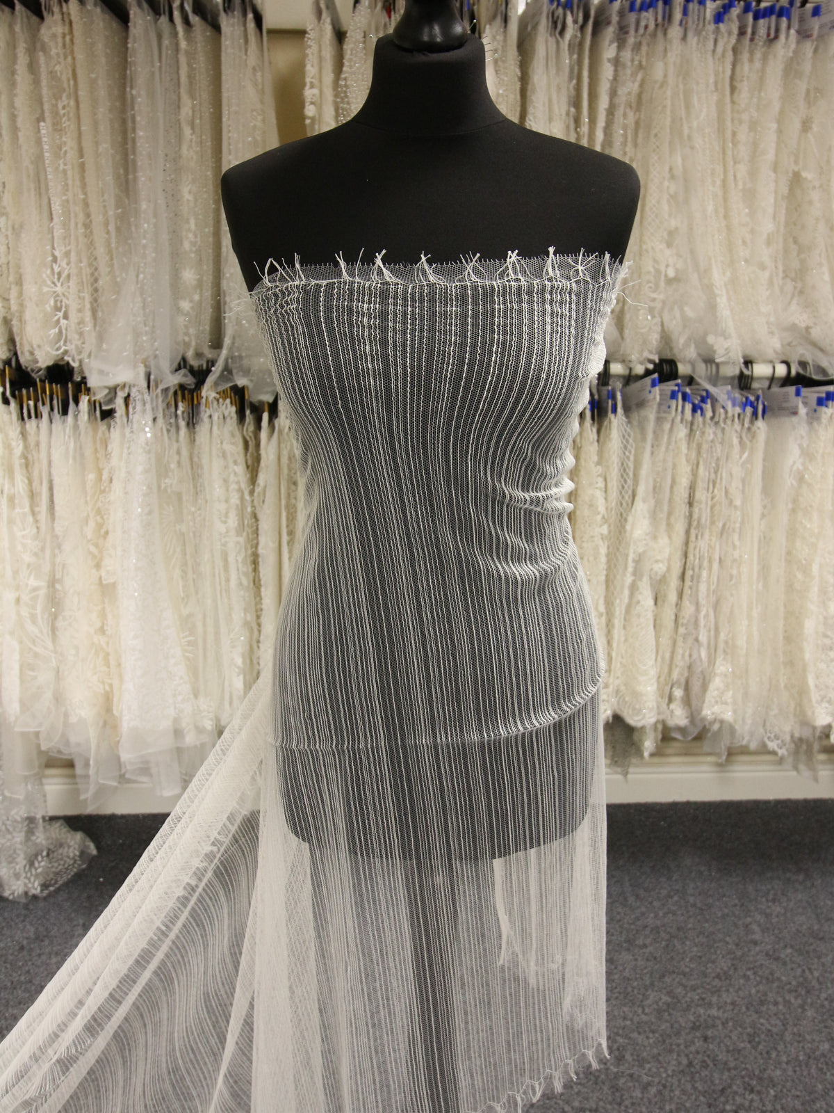 Dentelle Chantilly Ivoire - Jean