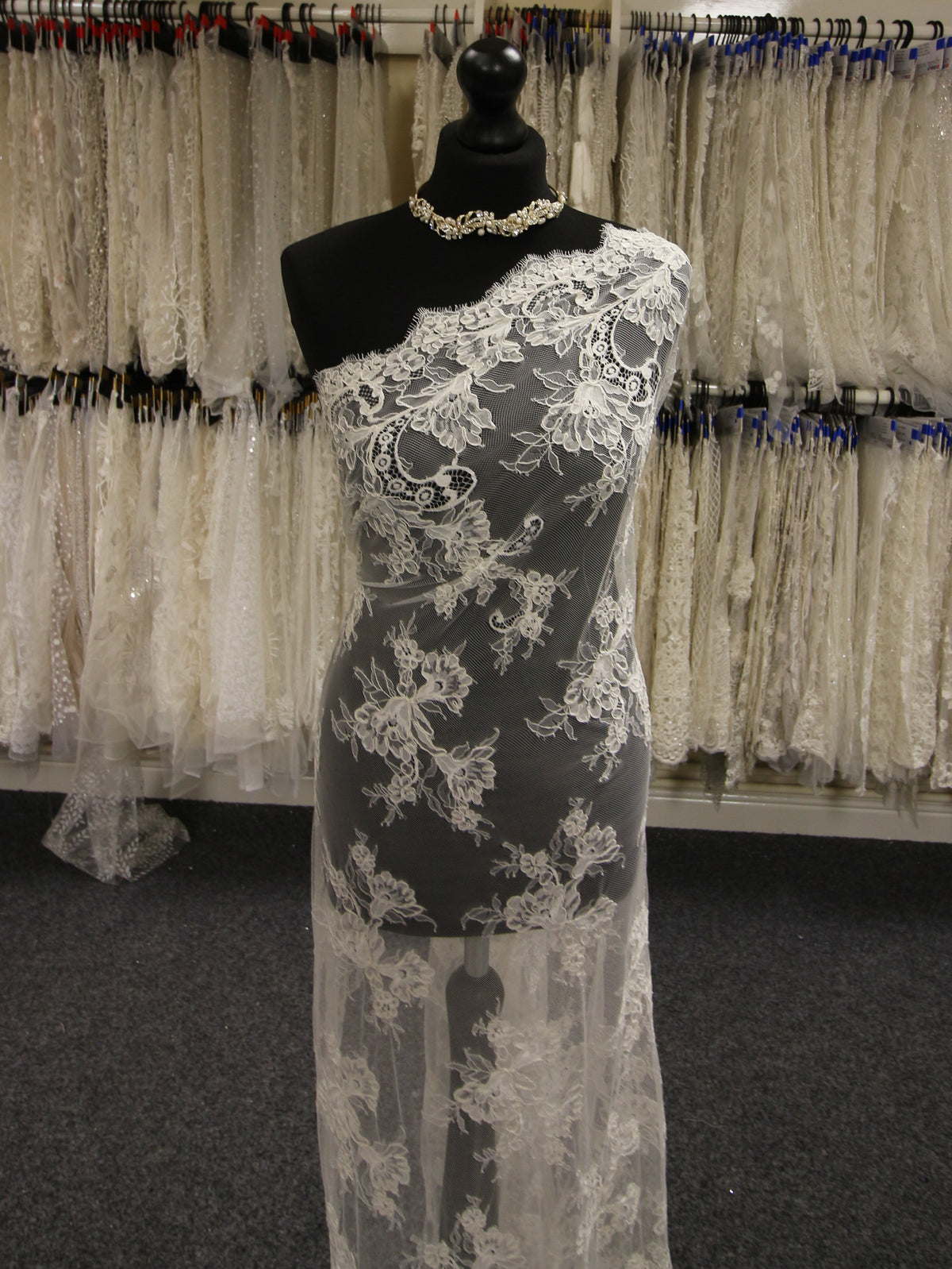 Dentelle Cordonnée Ivoire – Emily