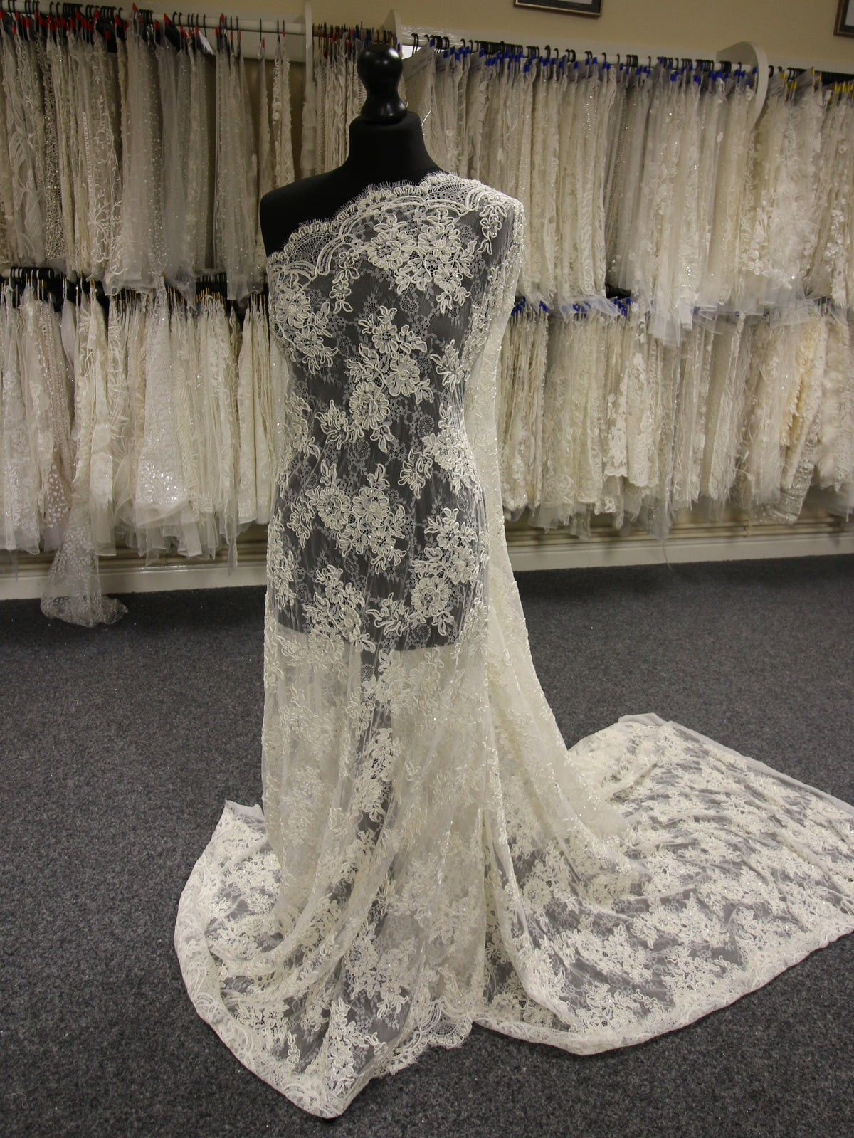 Dentelle cordée ivoire – Galit