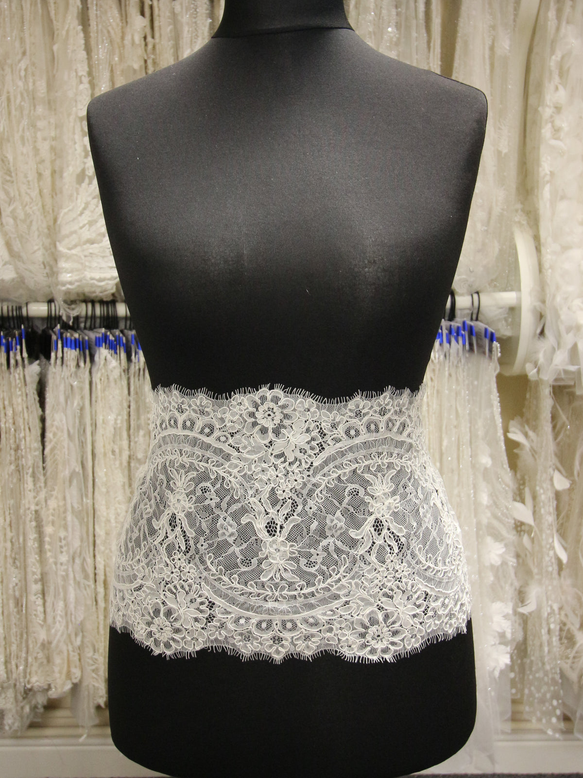 Bordure en dentelle ivore cordée - Rachel