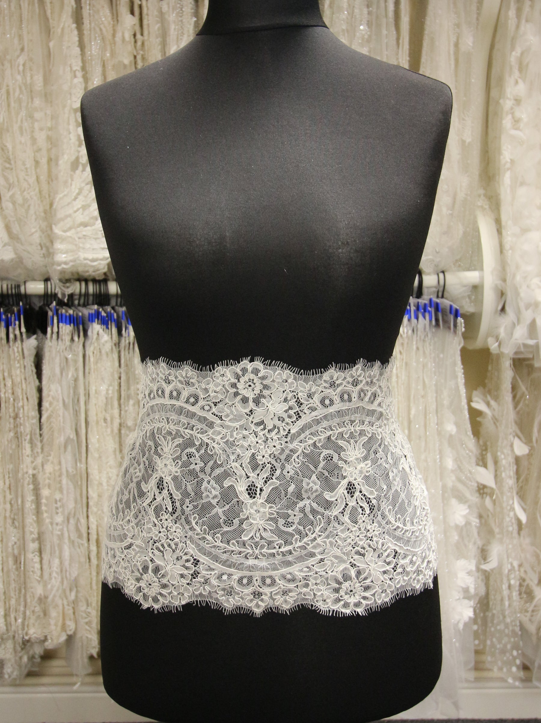 Bordure en dentelle ivore cordée - Rachel