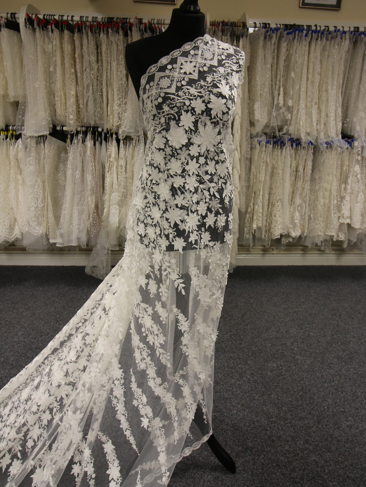 Dentelle Florale Ivoire – Bertrand